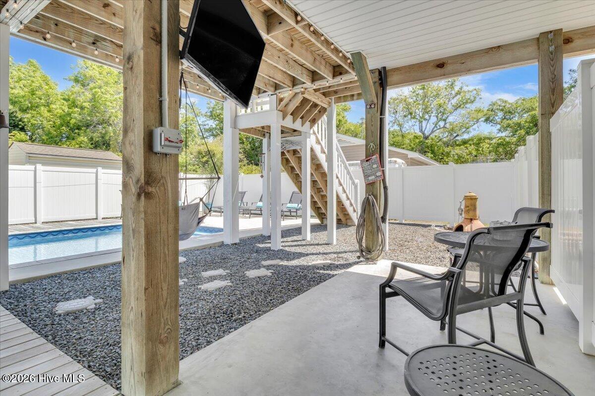 100569217 | Photo 48