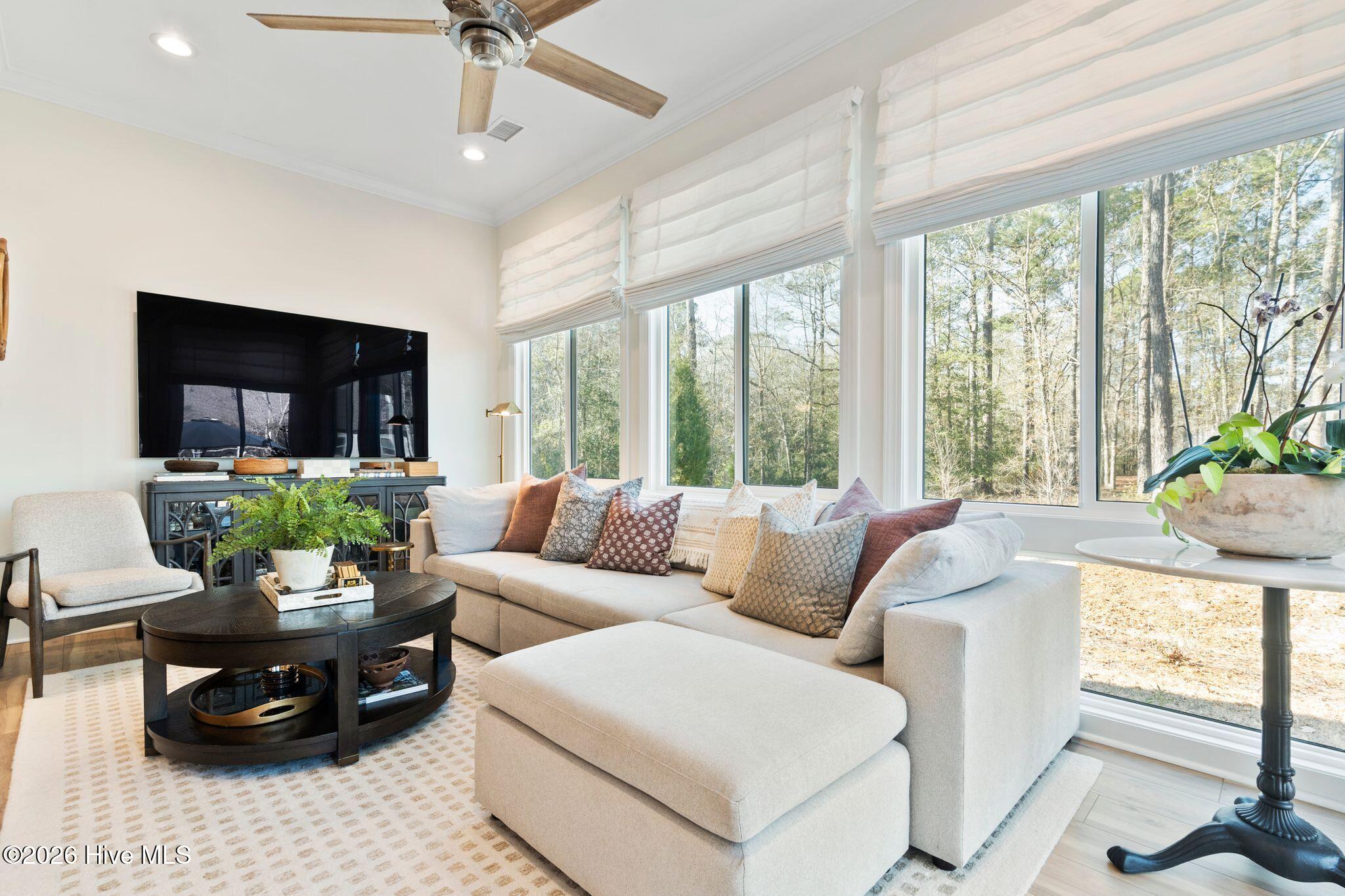 100551668 | Photo 26