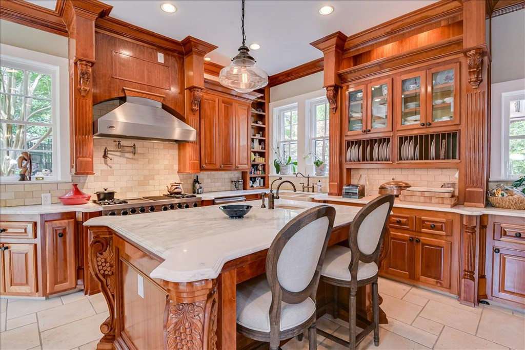 Exquisite Kitchen with Large Island