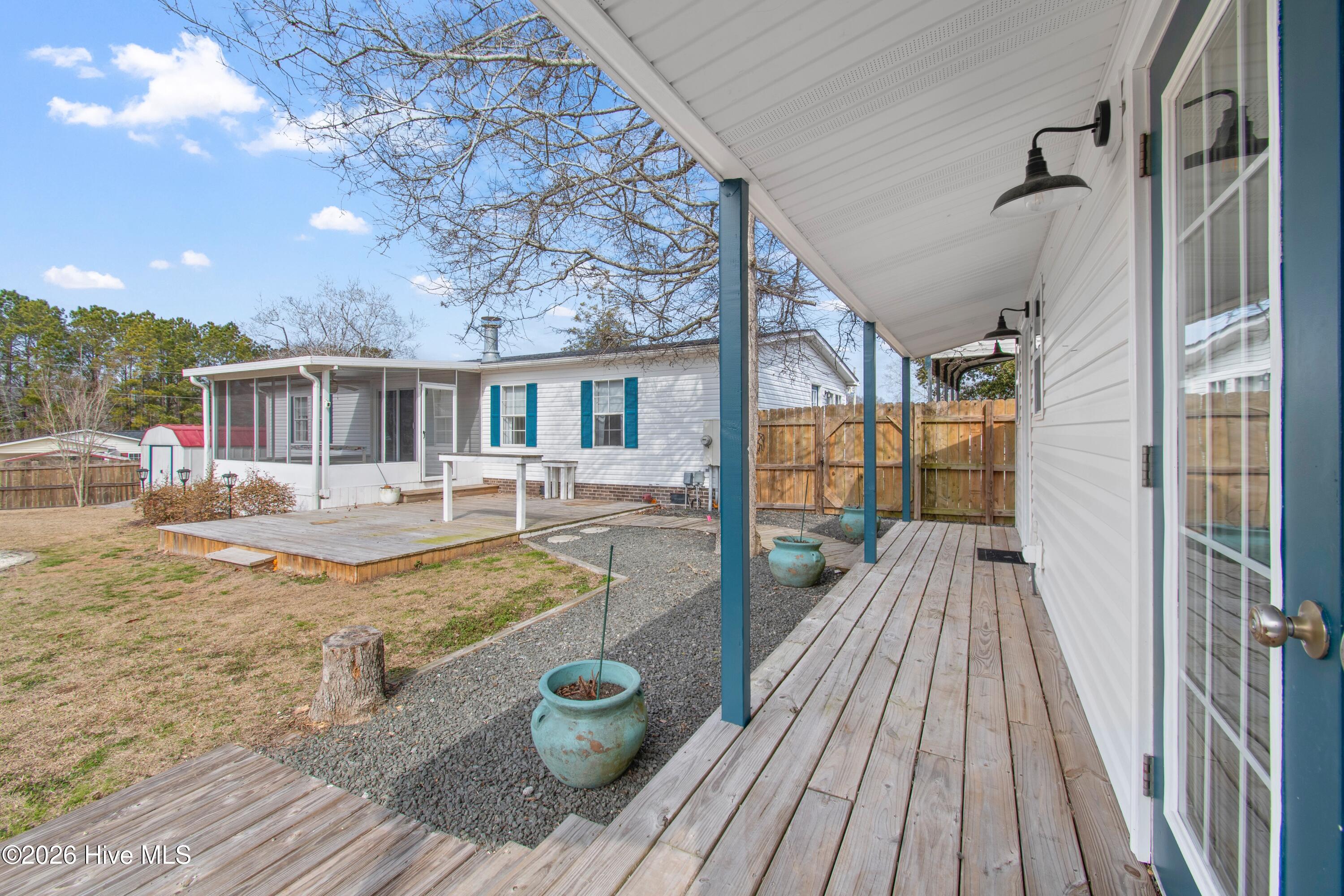 100553657 | Photo 30