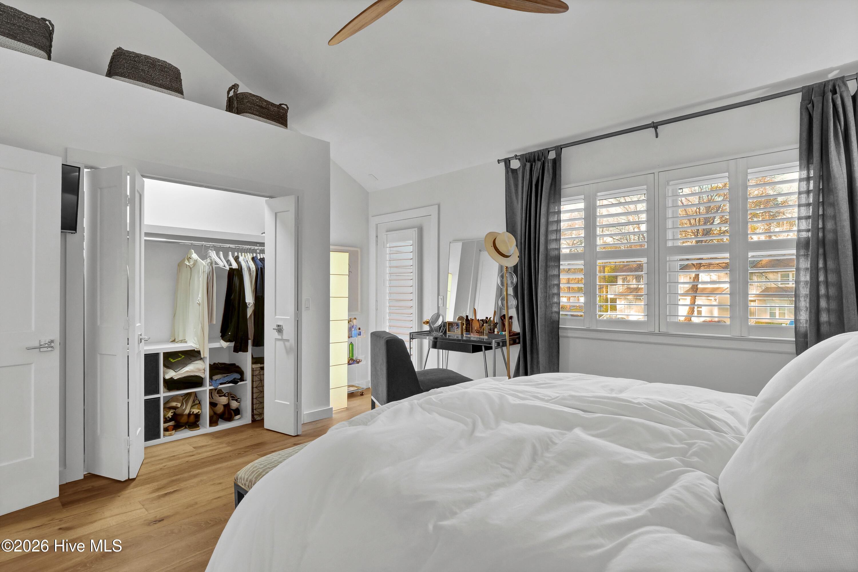 100549368 | Photo 15