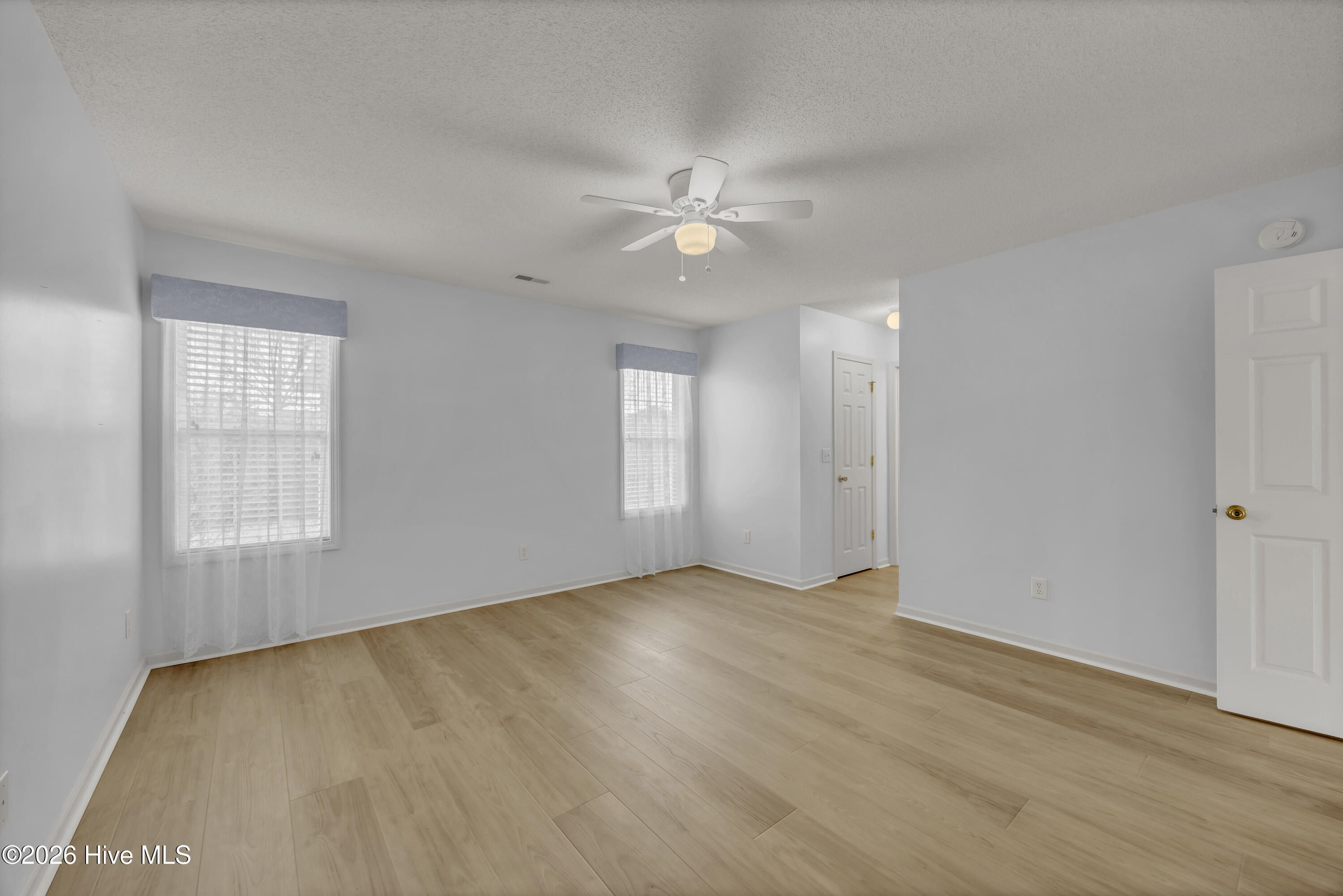 100557112 | Photo 11