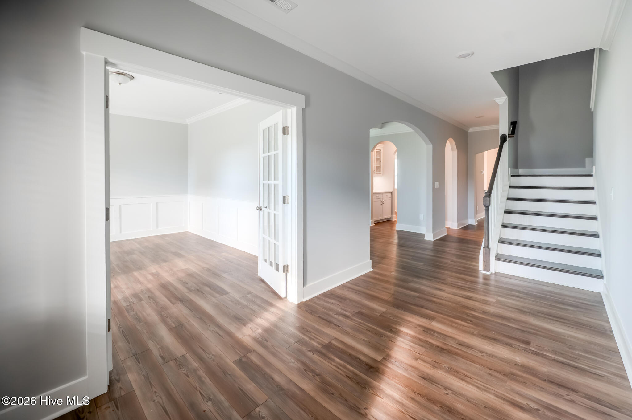 100567790 | Photo 11