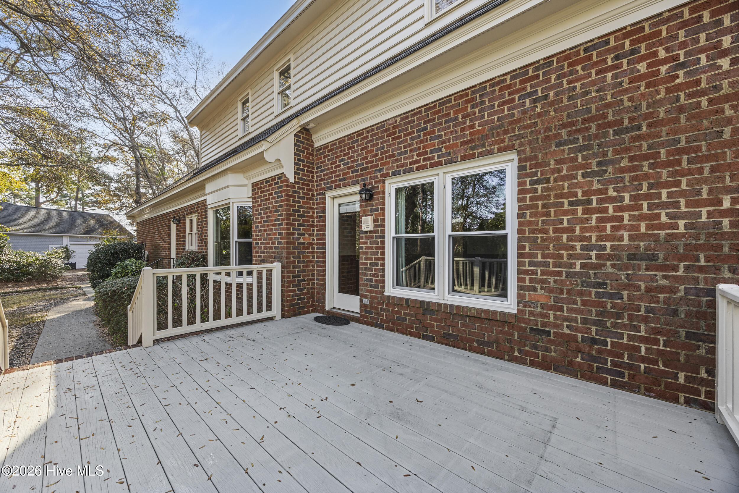 100560704 | Photo 61