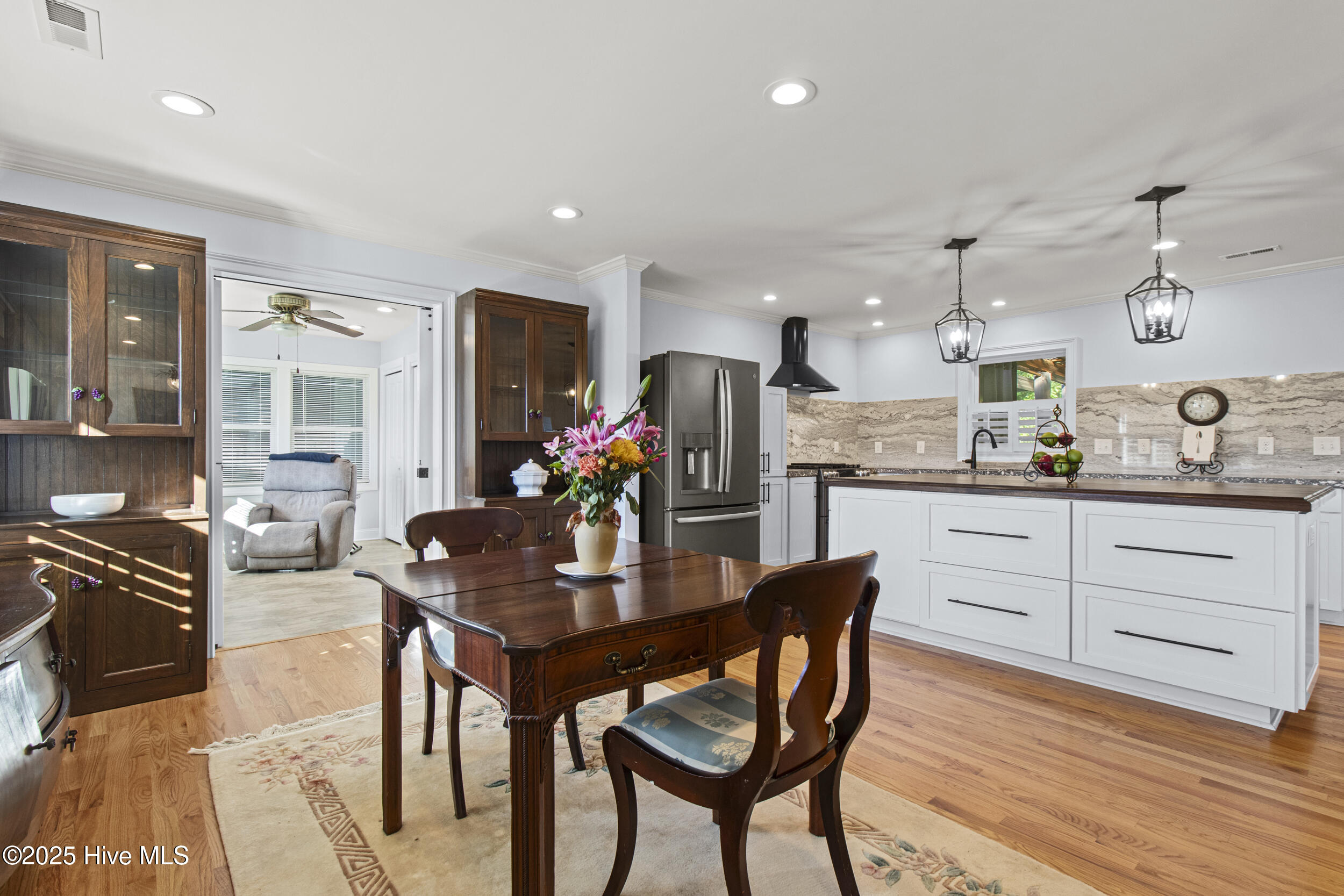 100537992 | Photo 13