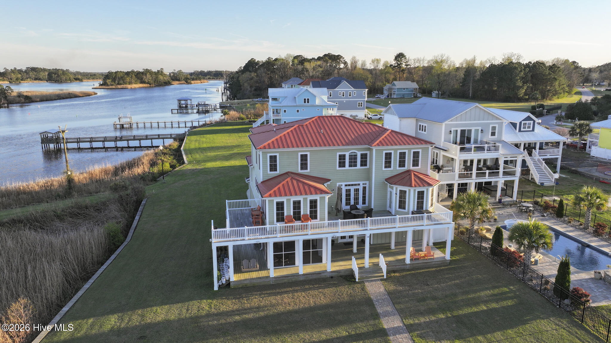 100564297 | Photo 53