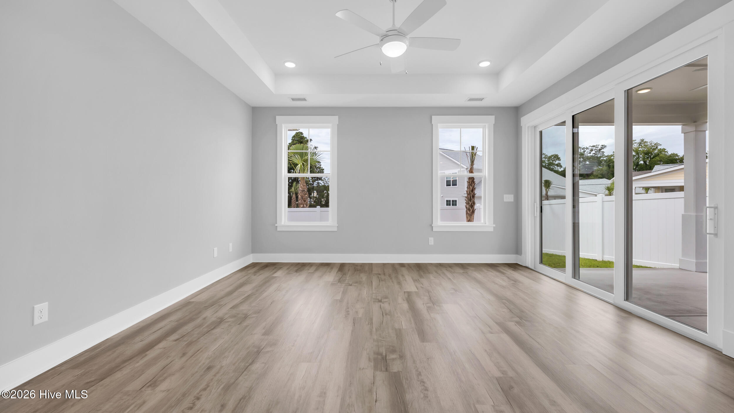 100549844 | Photo 13