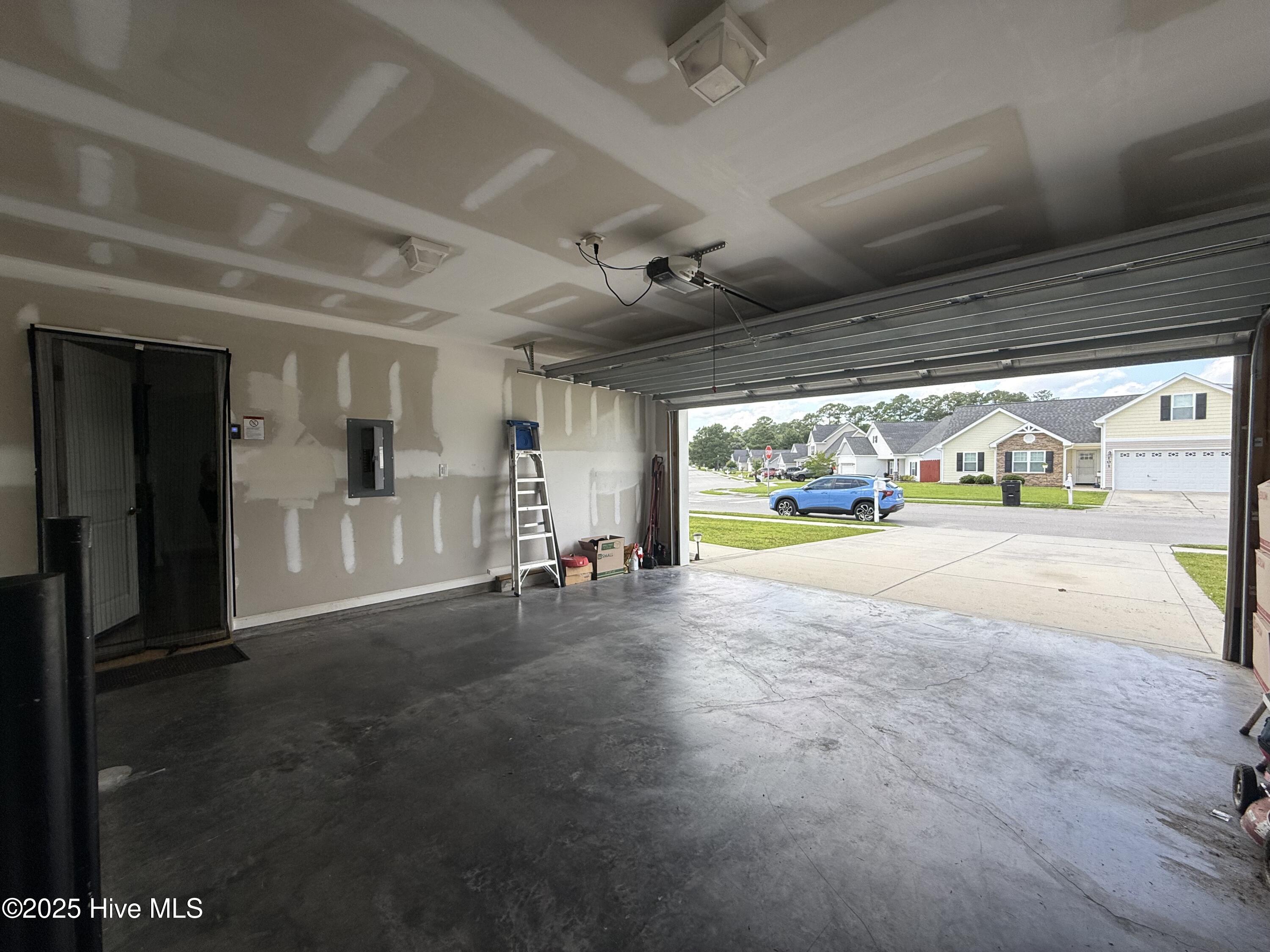 100566630 | Photo 34