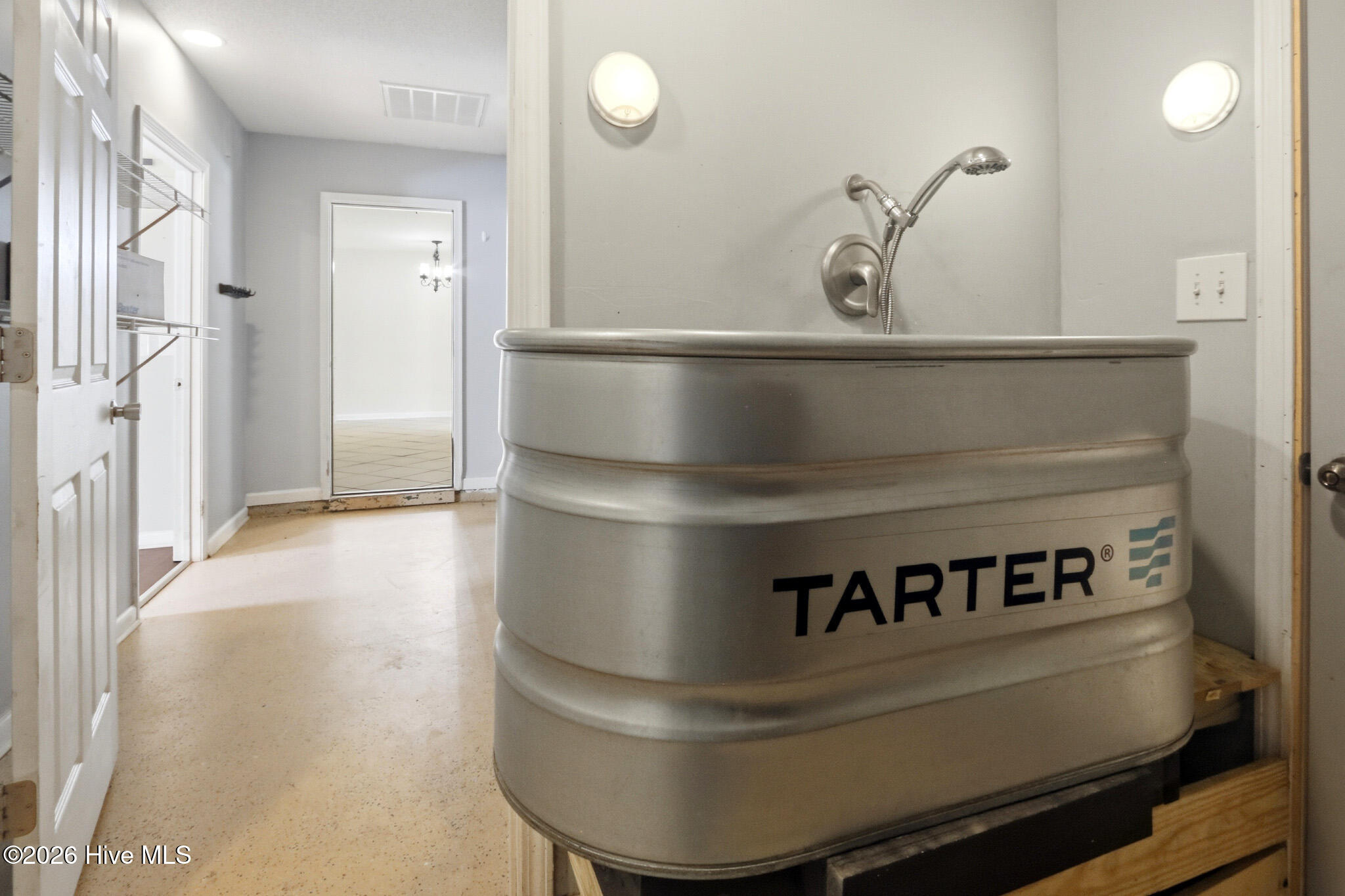 100558935 | Photo 31