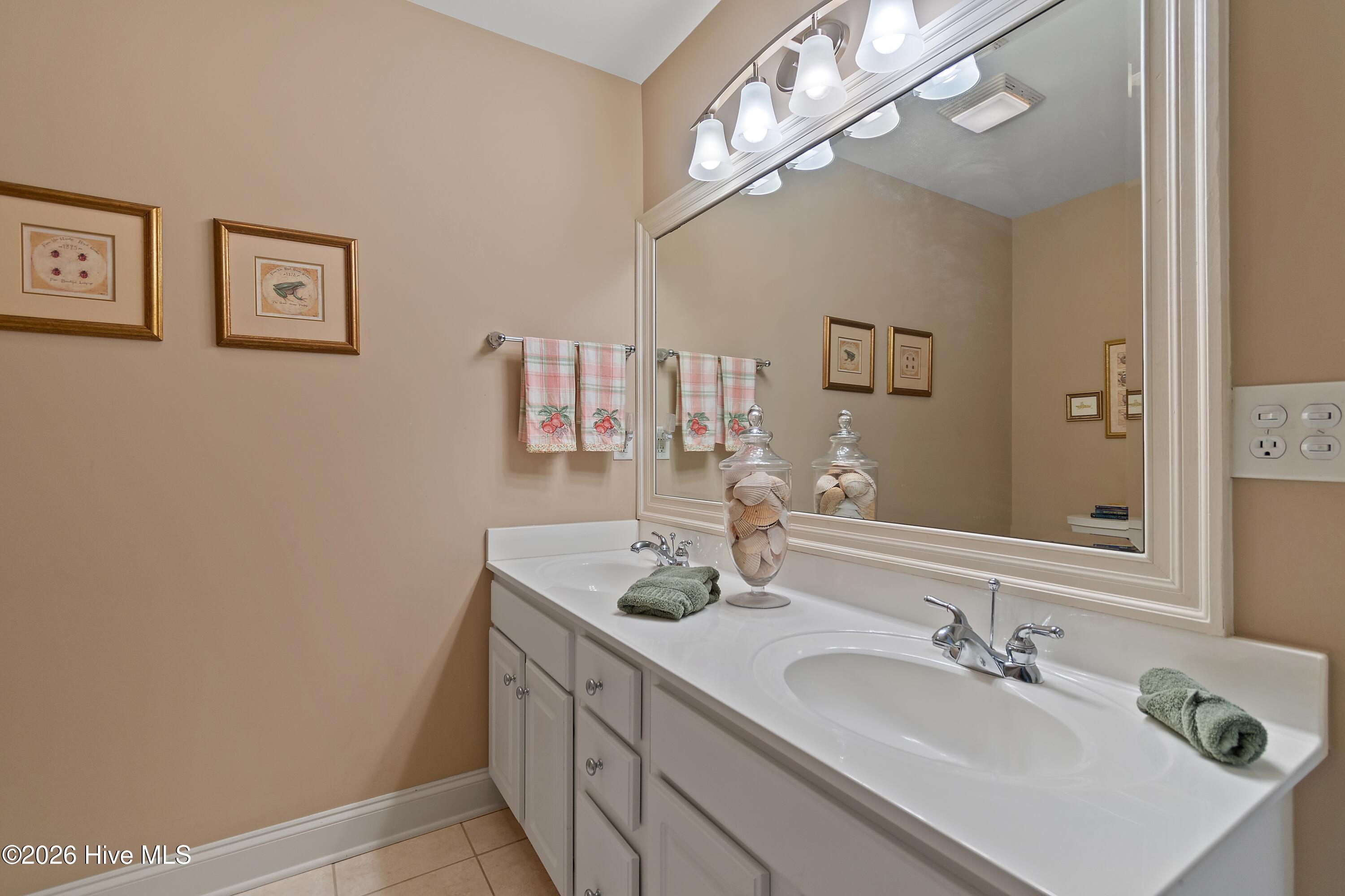 100567309 | Photo 74