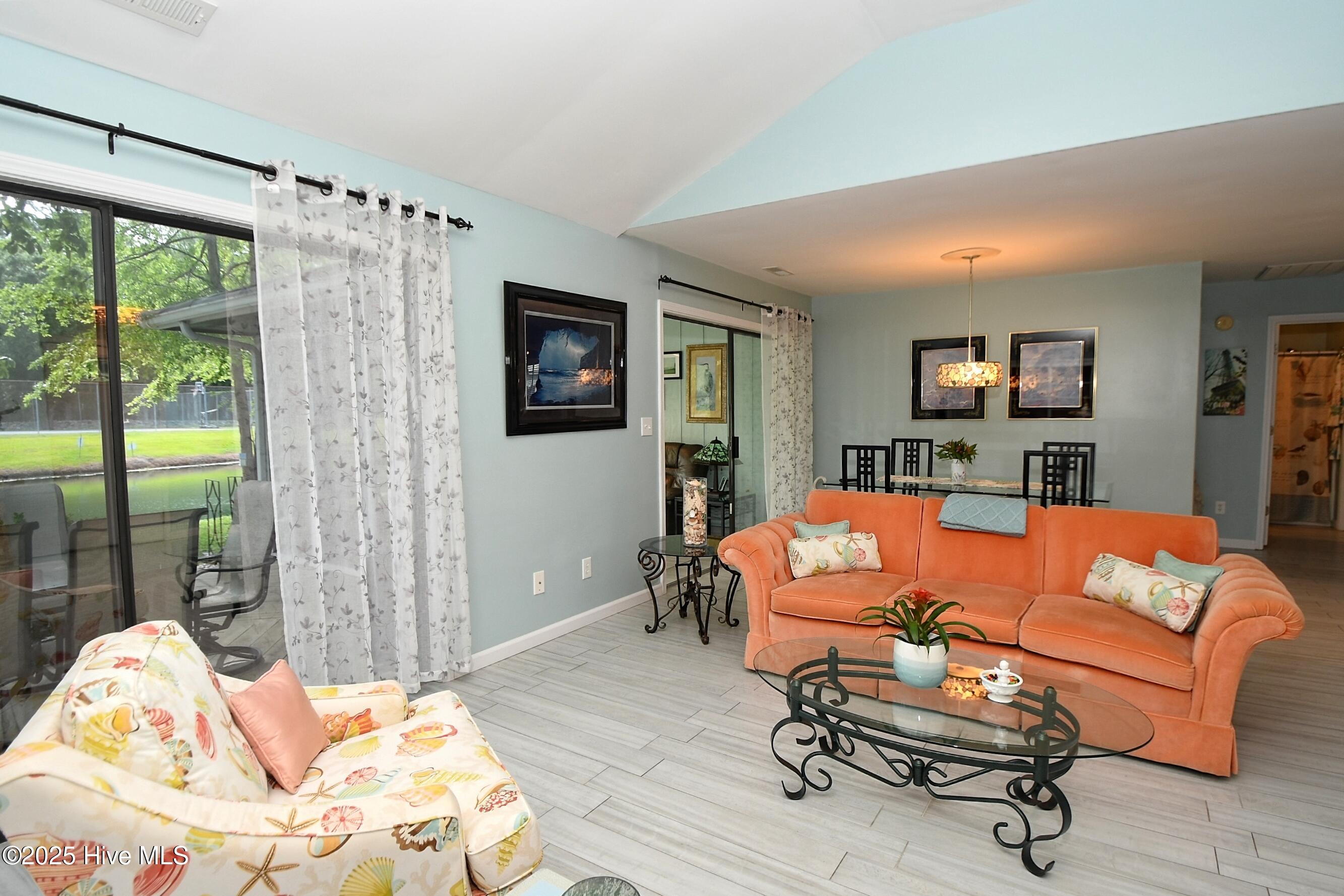 86 Cedar Tree Lane SW, Calabash, NC 28467 – photo 9: Living Room