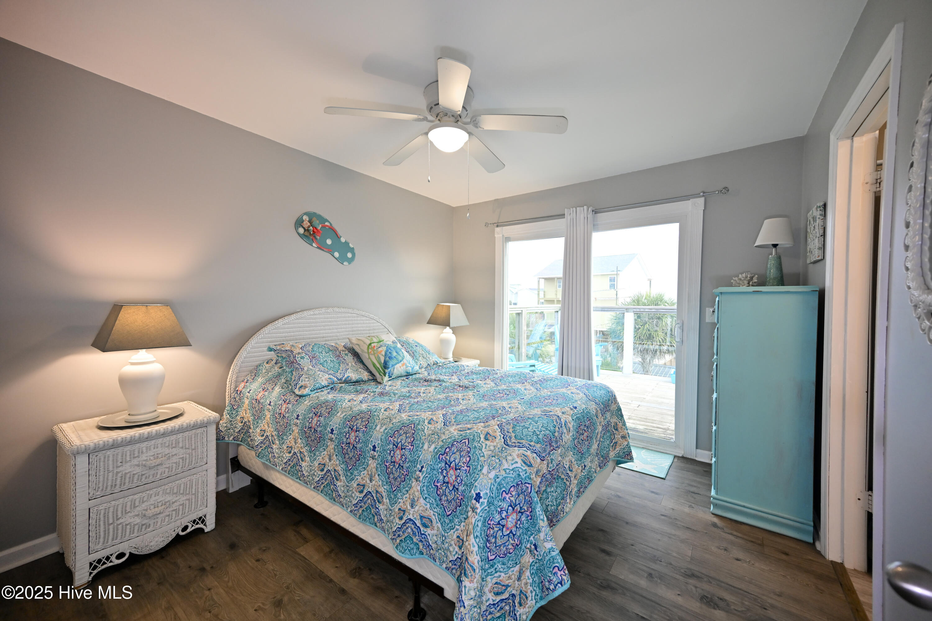 100495129 | Photo 36