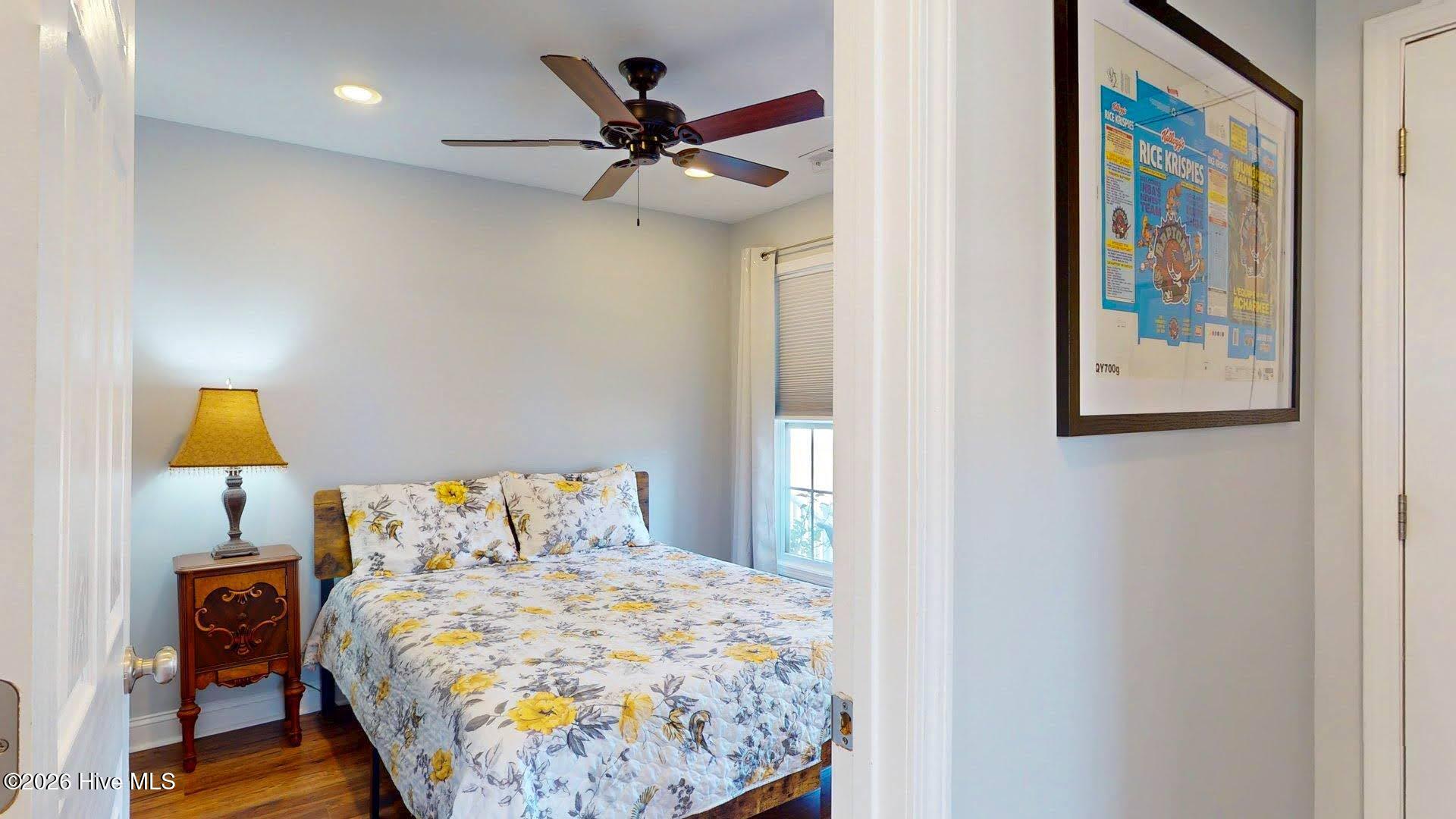 100548342 | Photo 20