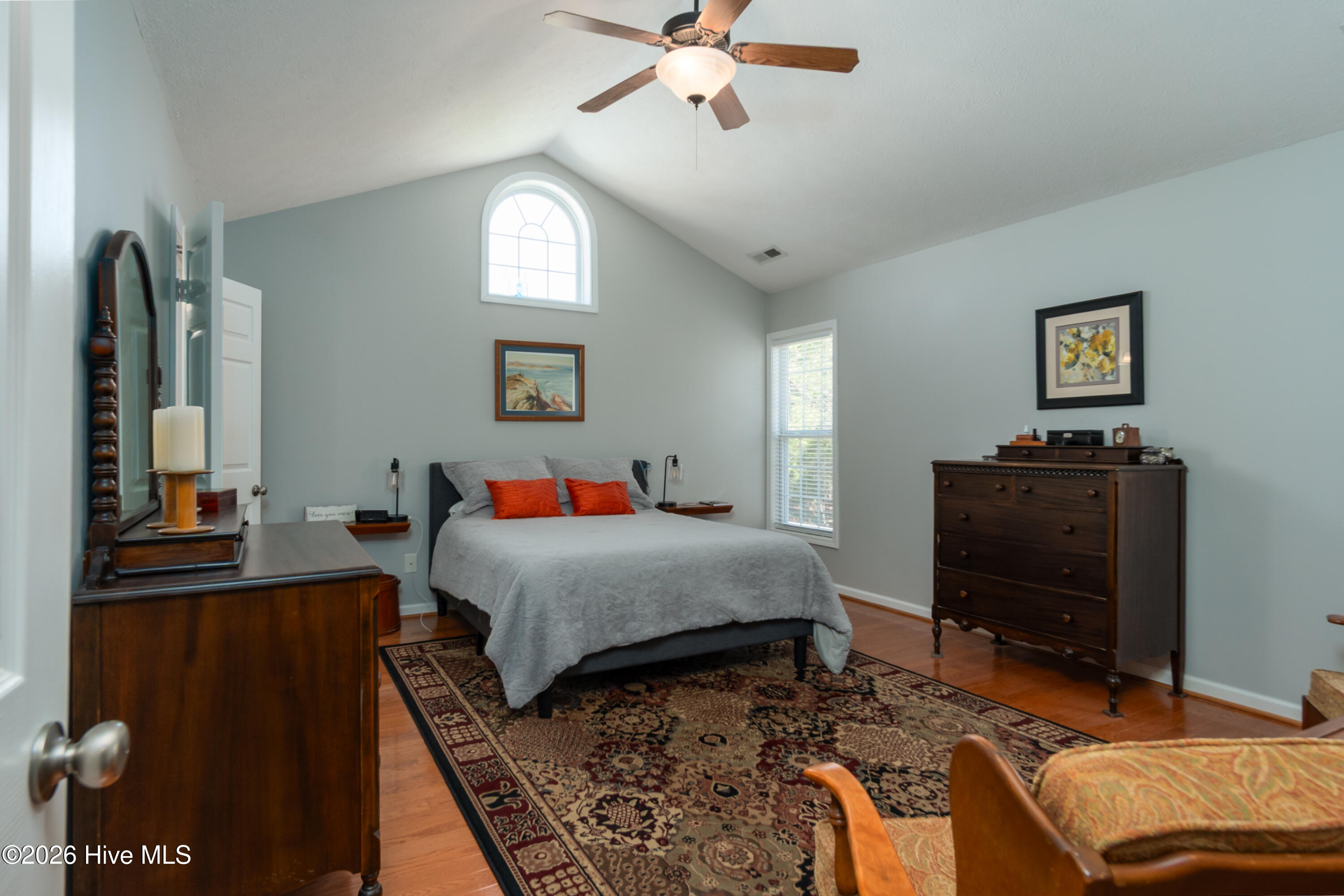 100569797 | Photo 31