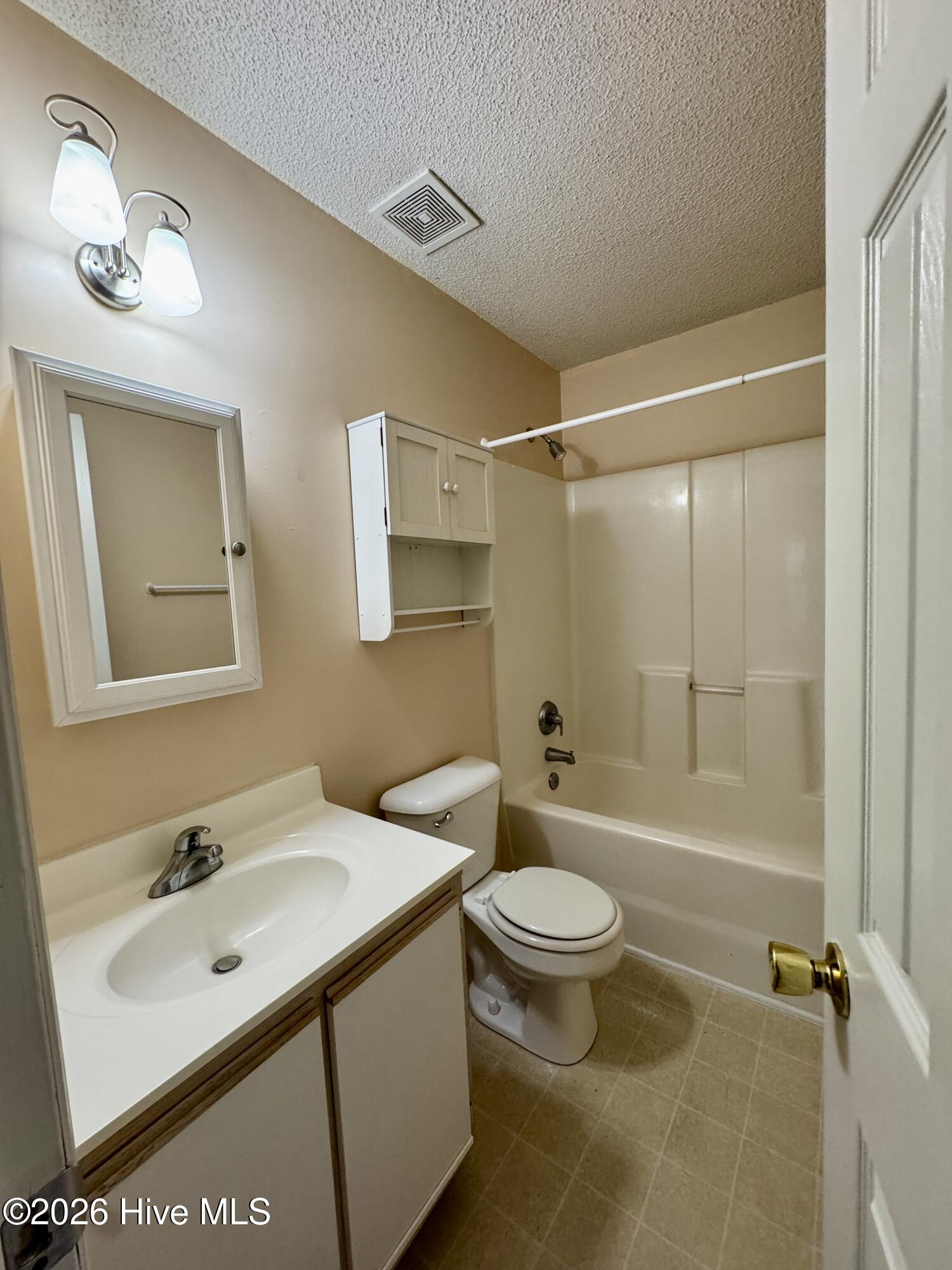 100548183 | Photo 12