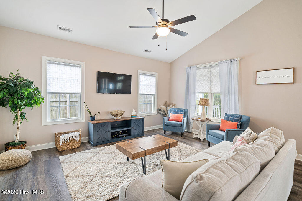 100559649 | Photo 13