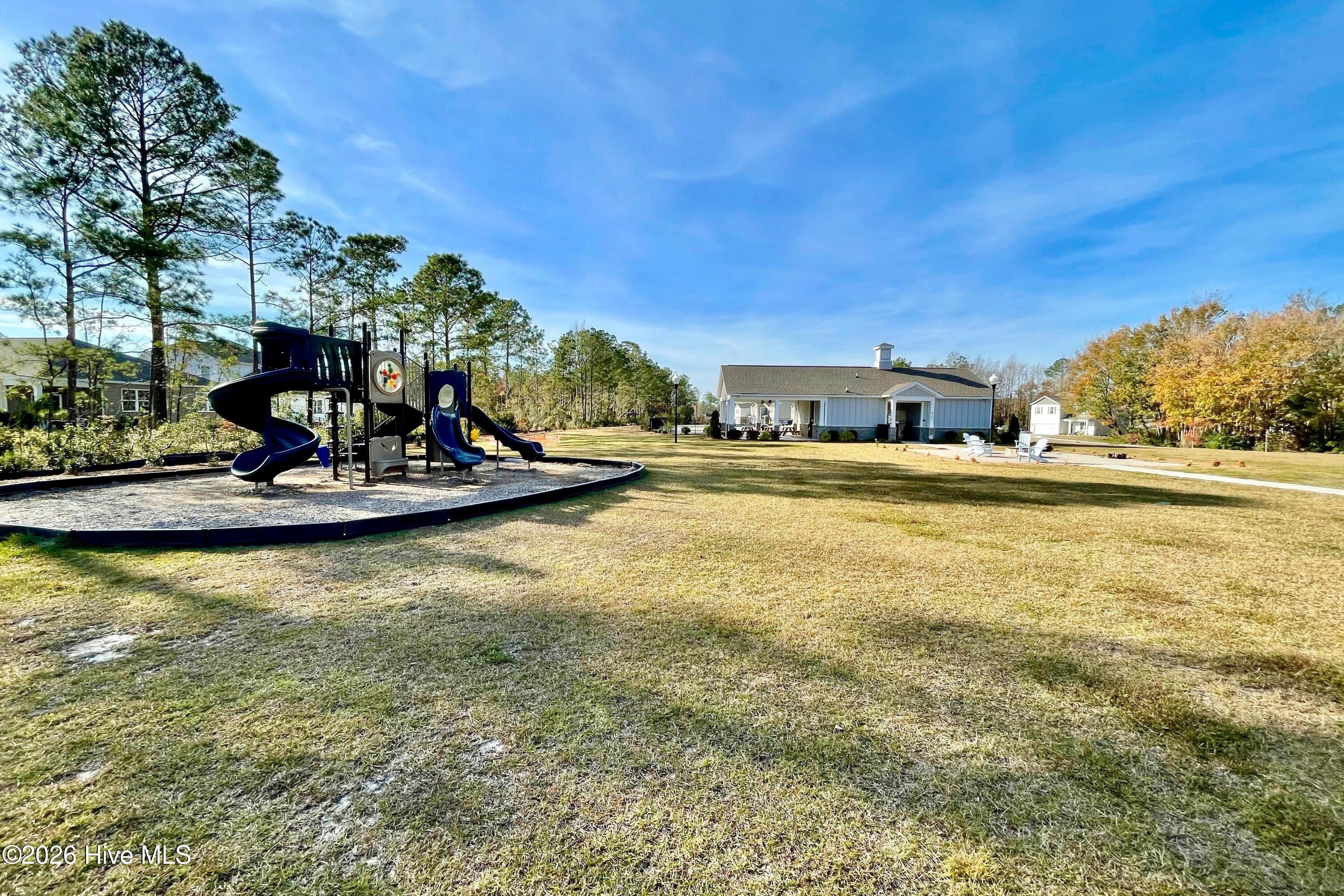 100551003 | Photo 23