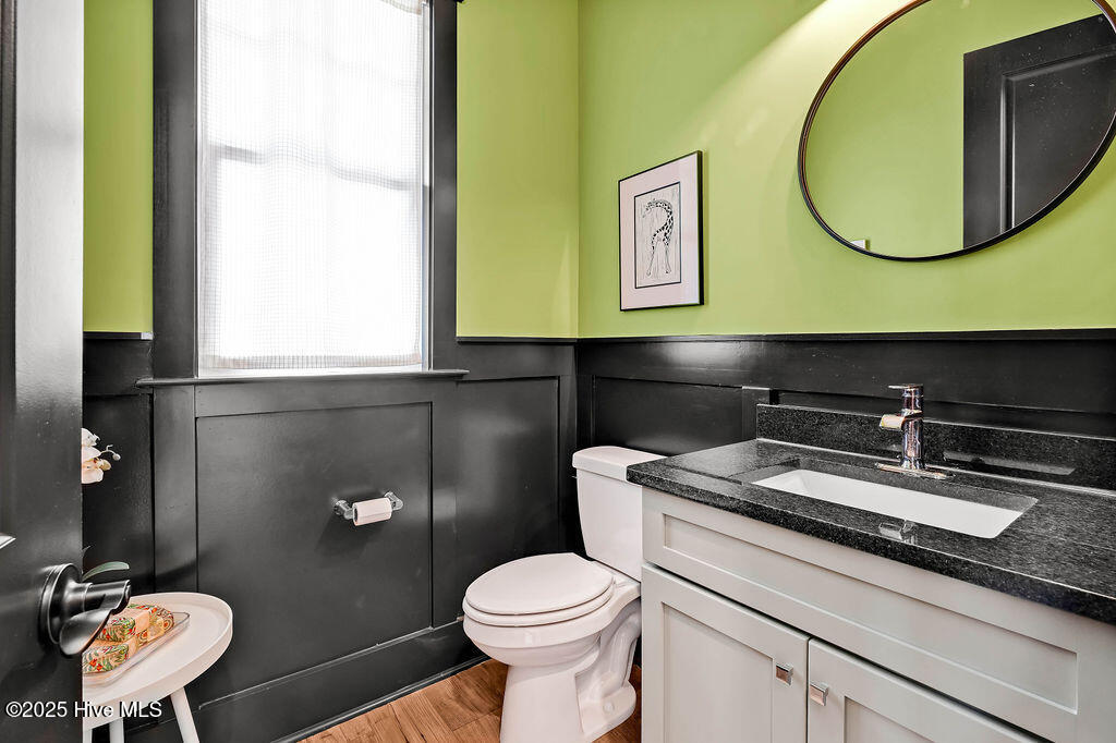 100512087 | Photo 28