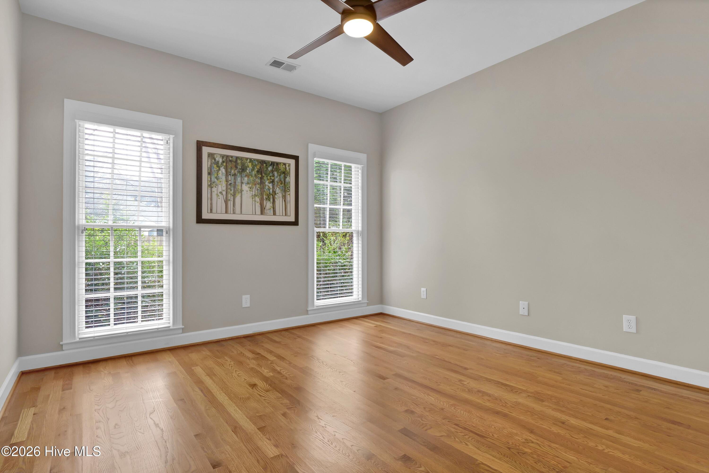 100556431 | Photo 26