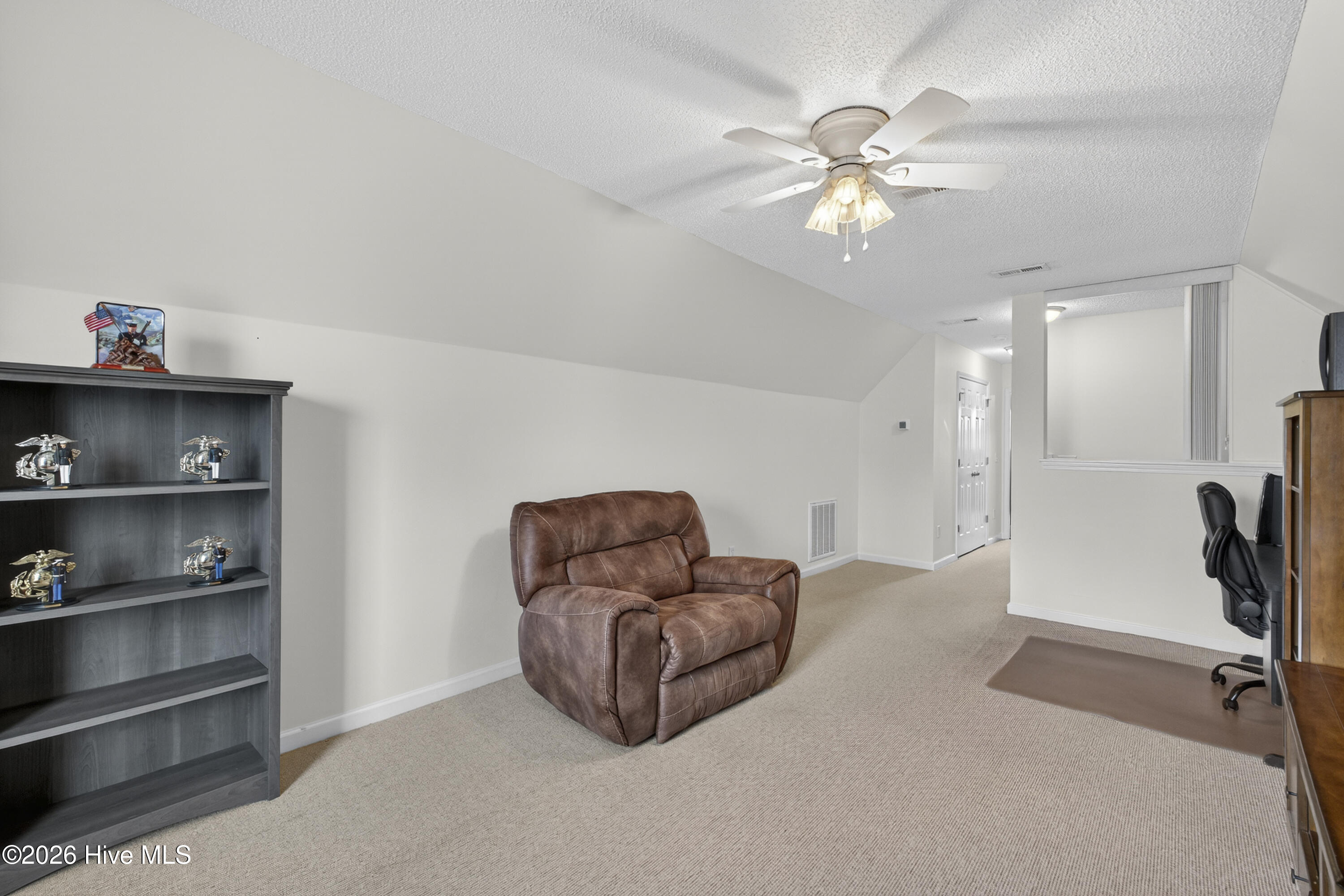 100565097 | Photo 27