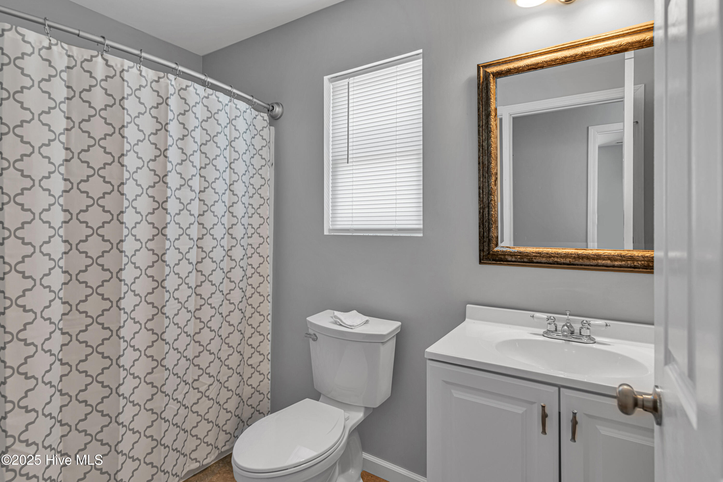 100530224 | Photo 61