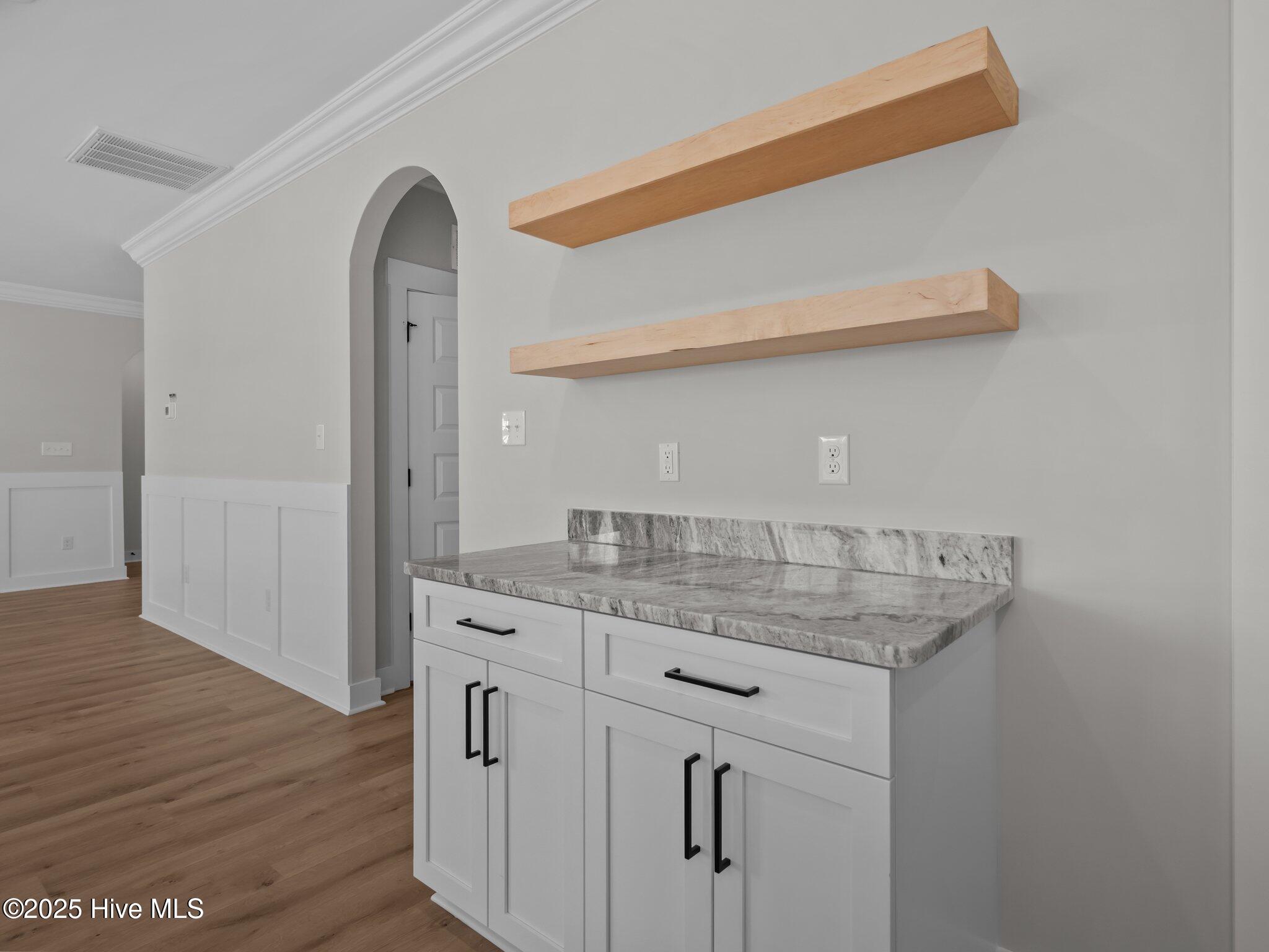 100487102 | Photo 11