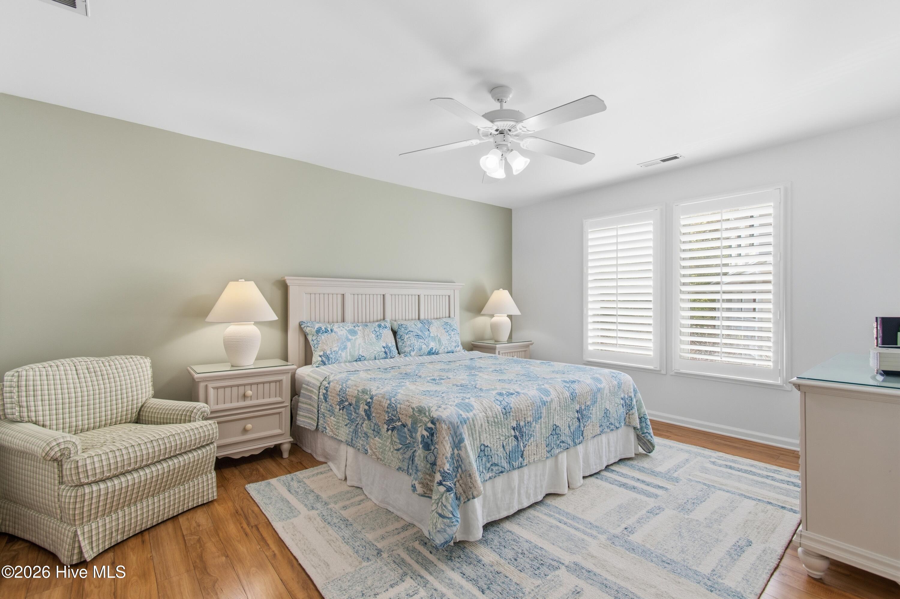 100562563 | Photo 26