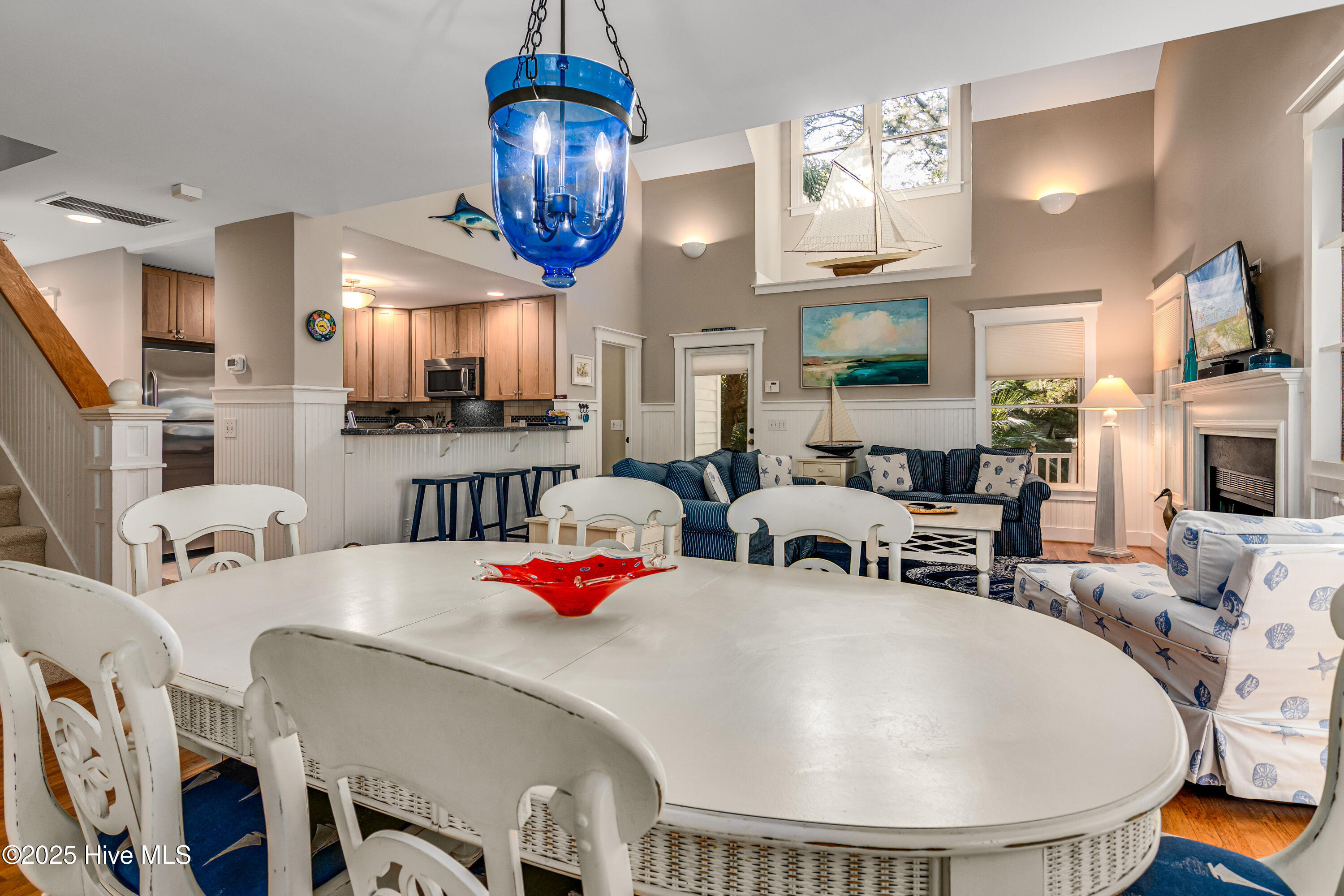 100510045 | Photo 16