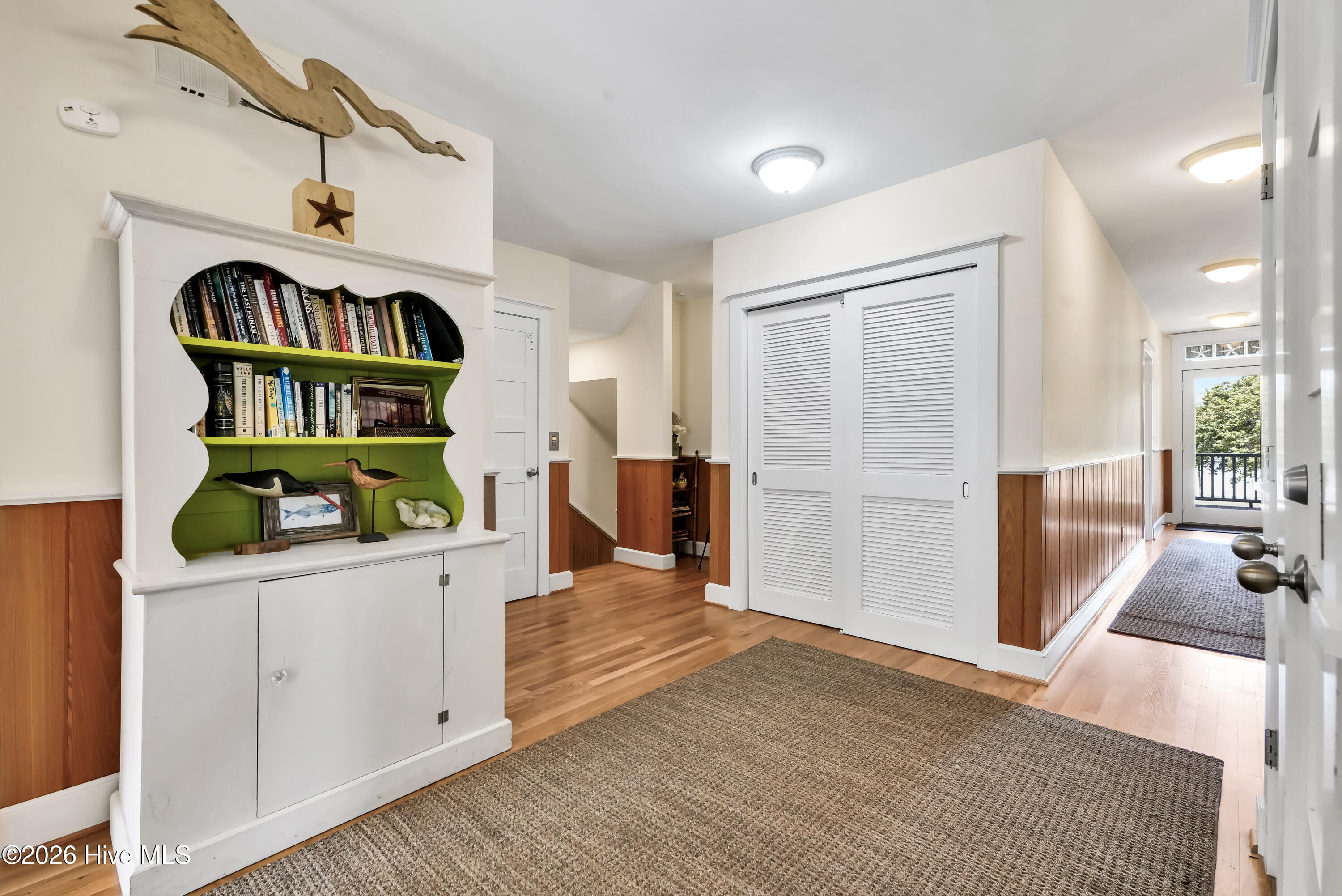 100562457 | Photo 13