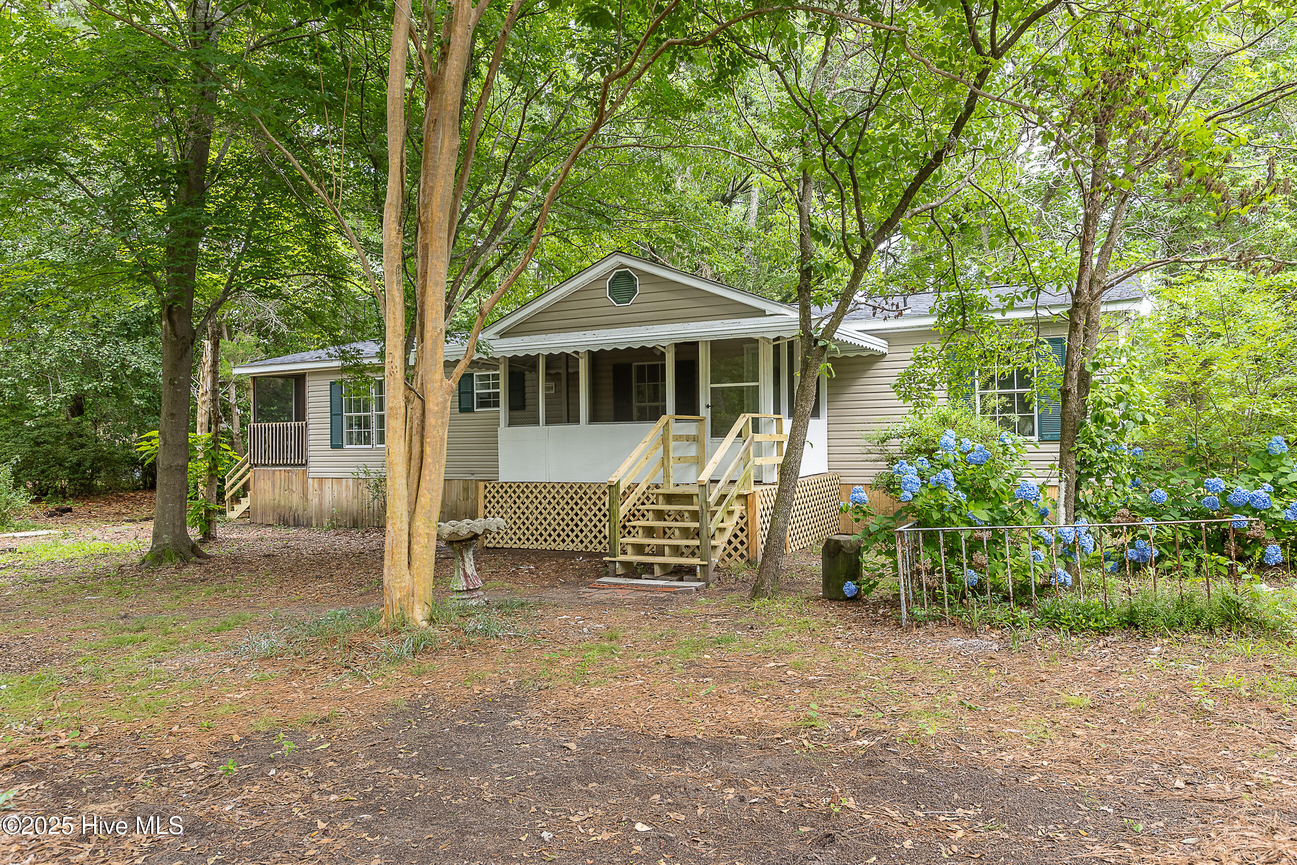 Homes for sale in New Bern, NC | 150 Jr Rd, New Bern, NC 28560 | MLS# 100539389