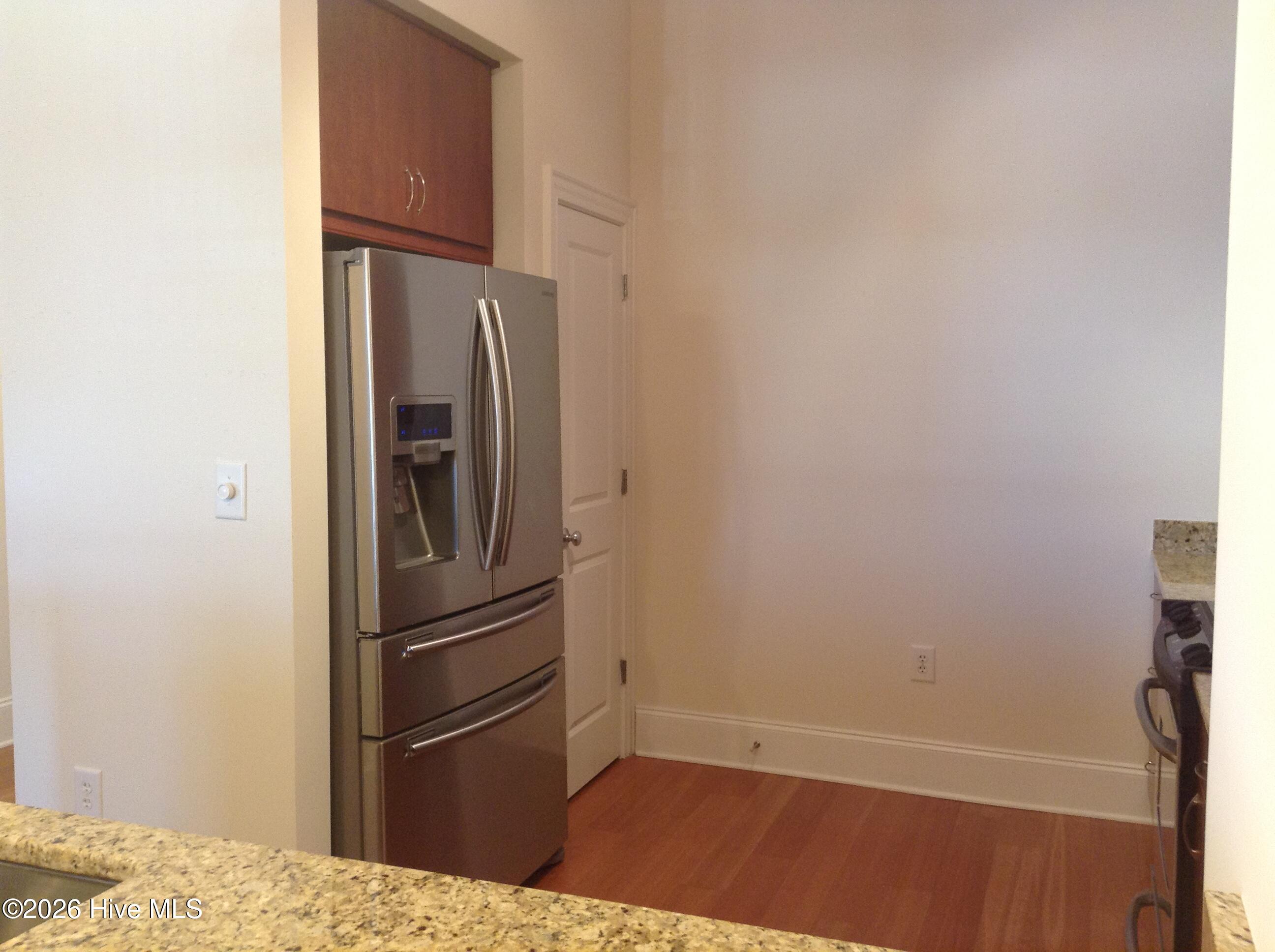 100553173 | Photo 25