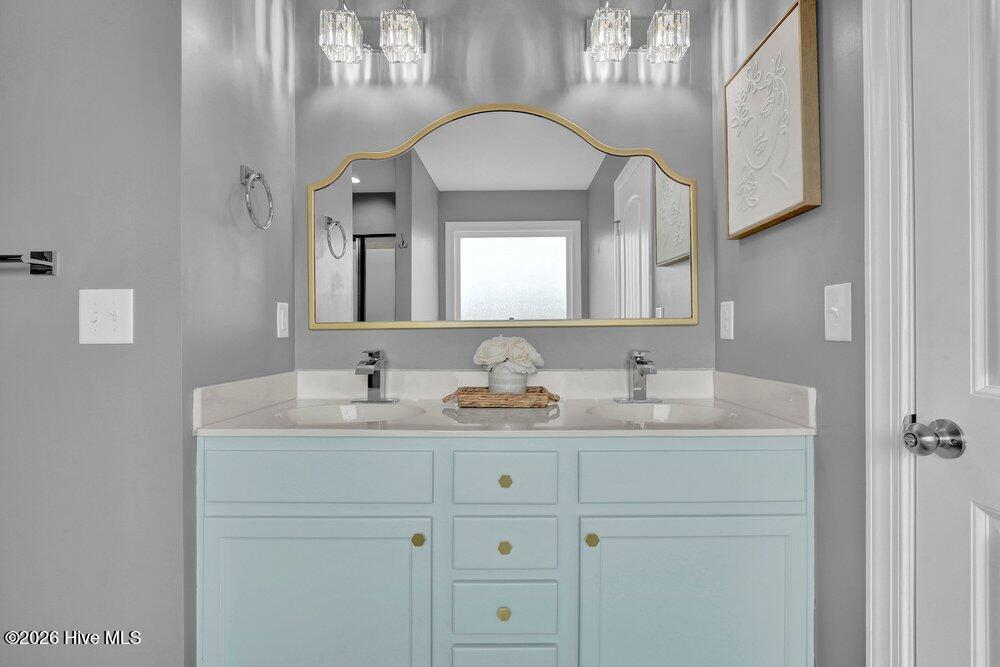 100565663 | Photo 26