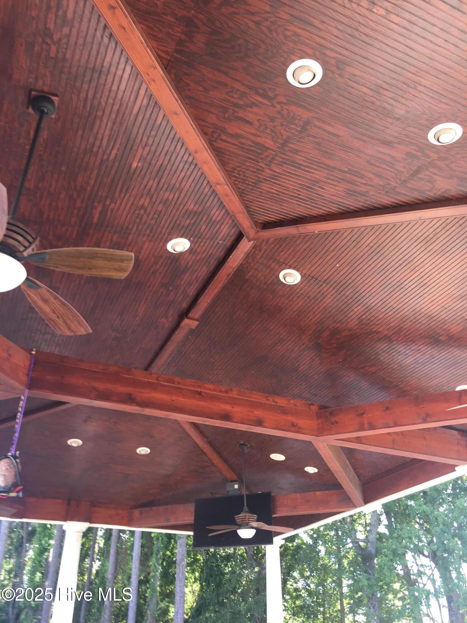 100514130 | Photo 147