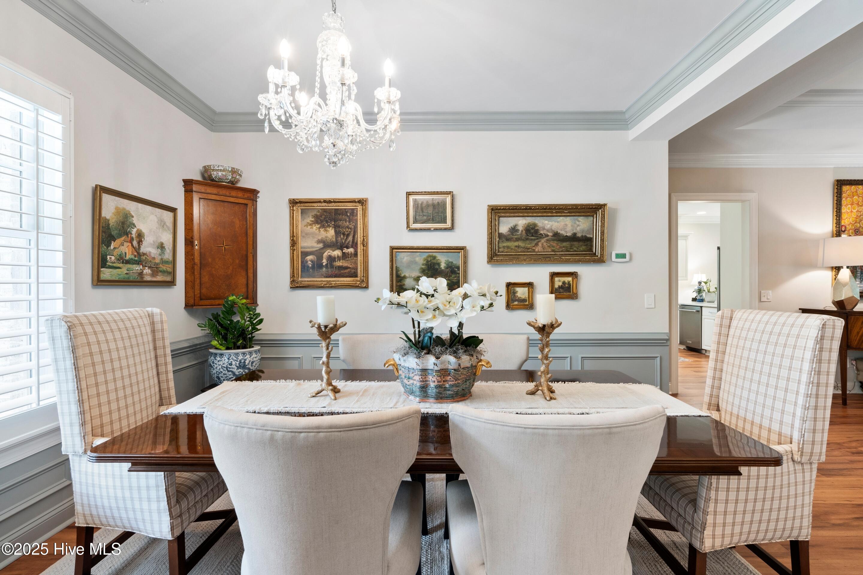 100520389 | Photo 35