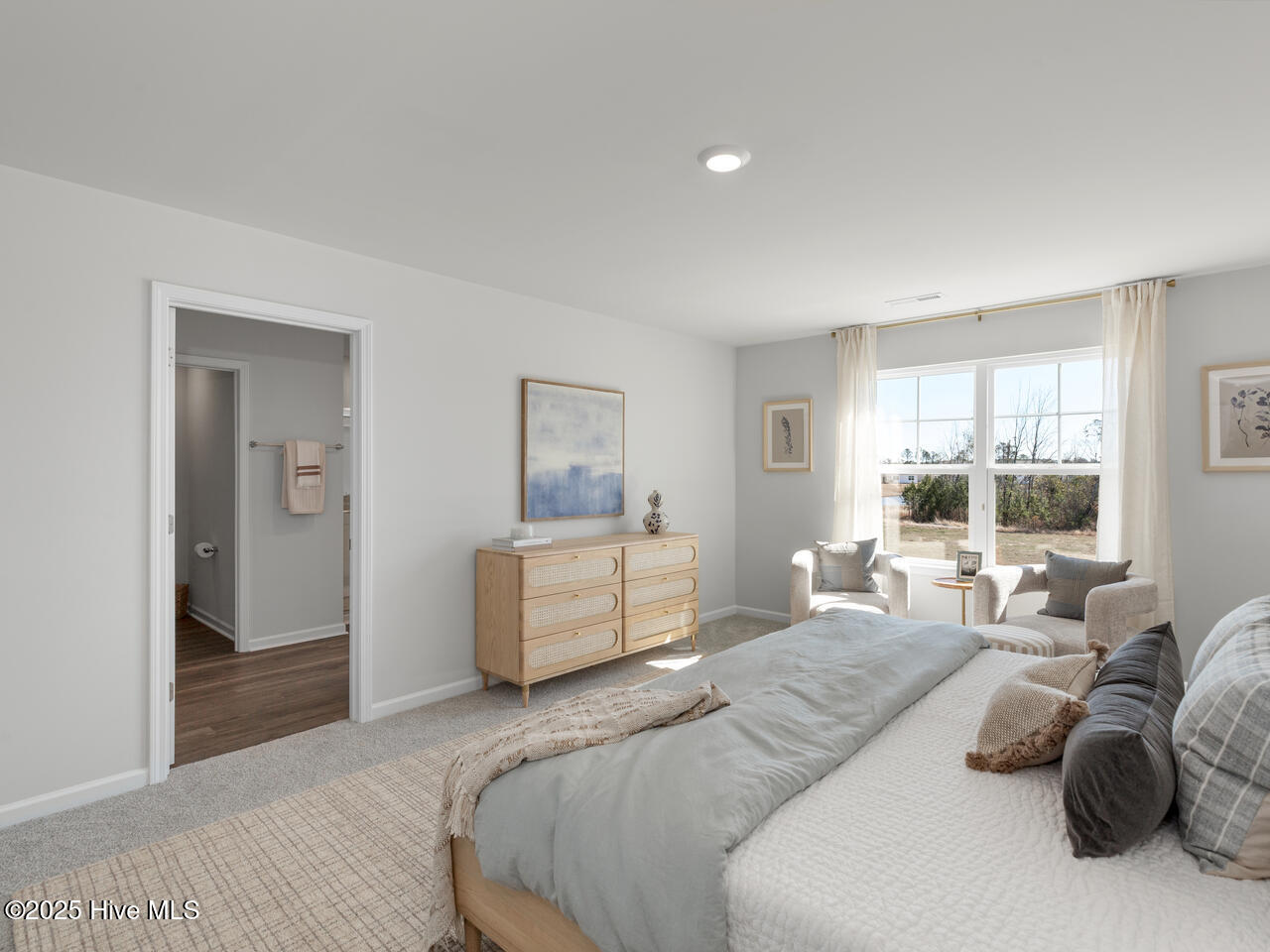 100553727 | Photo 24