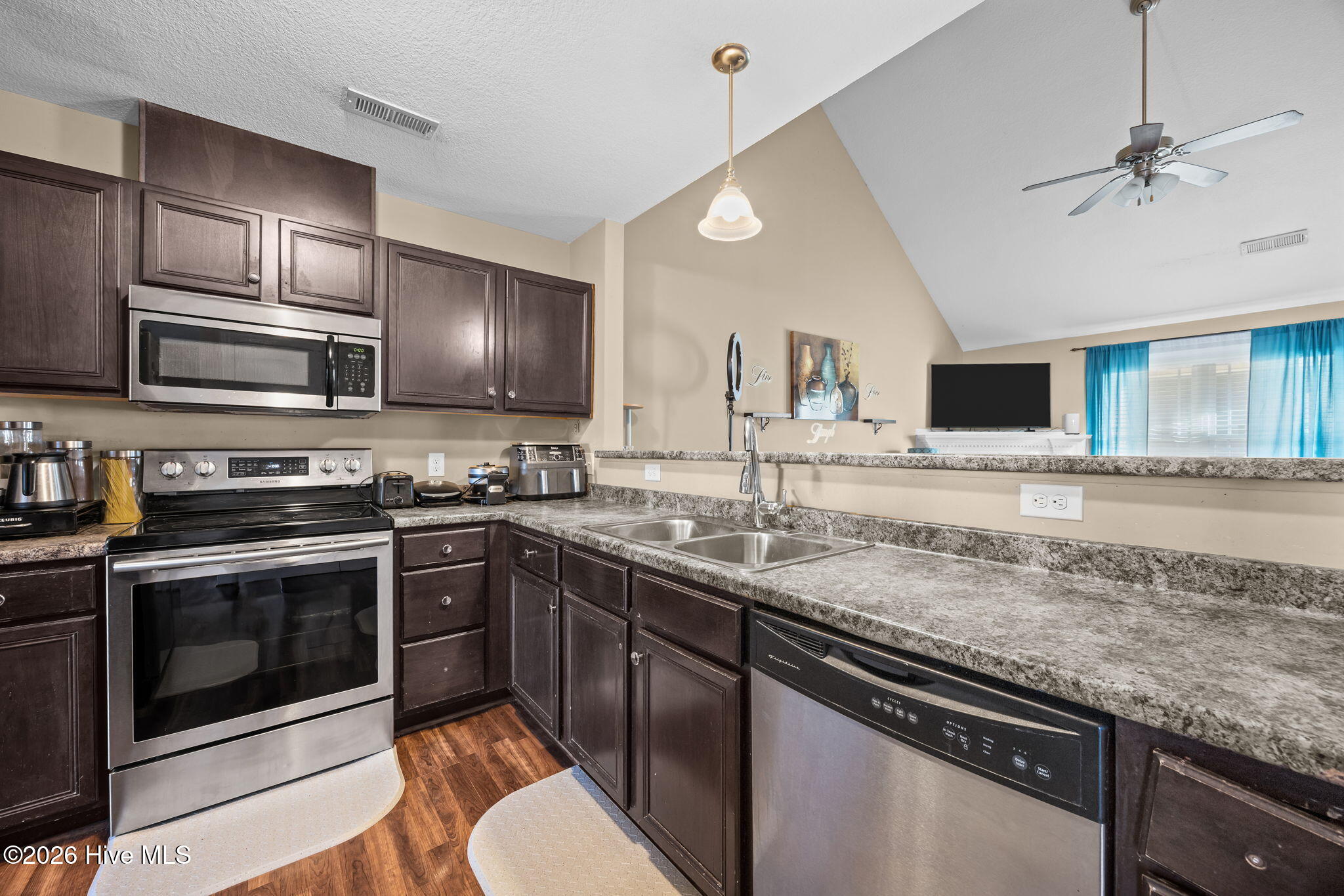 2204 Sweet Bay Drive UNIT B, Greenville, NC, 27834