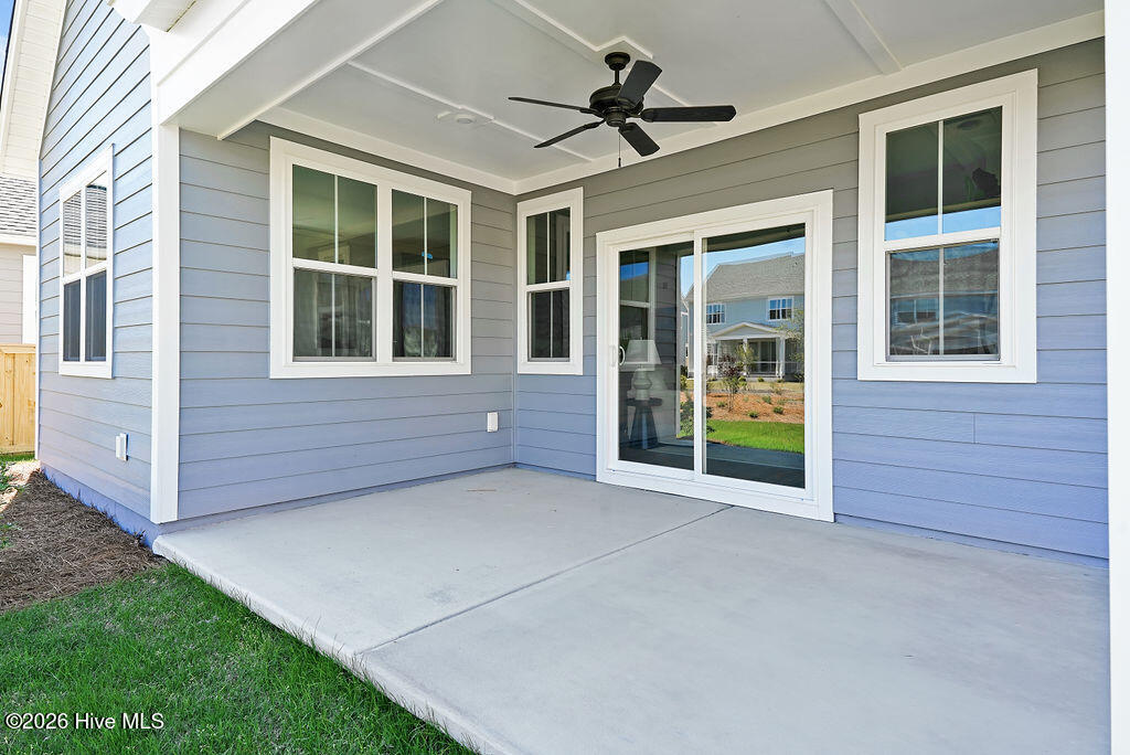 100558374 | Photo 44