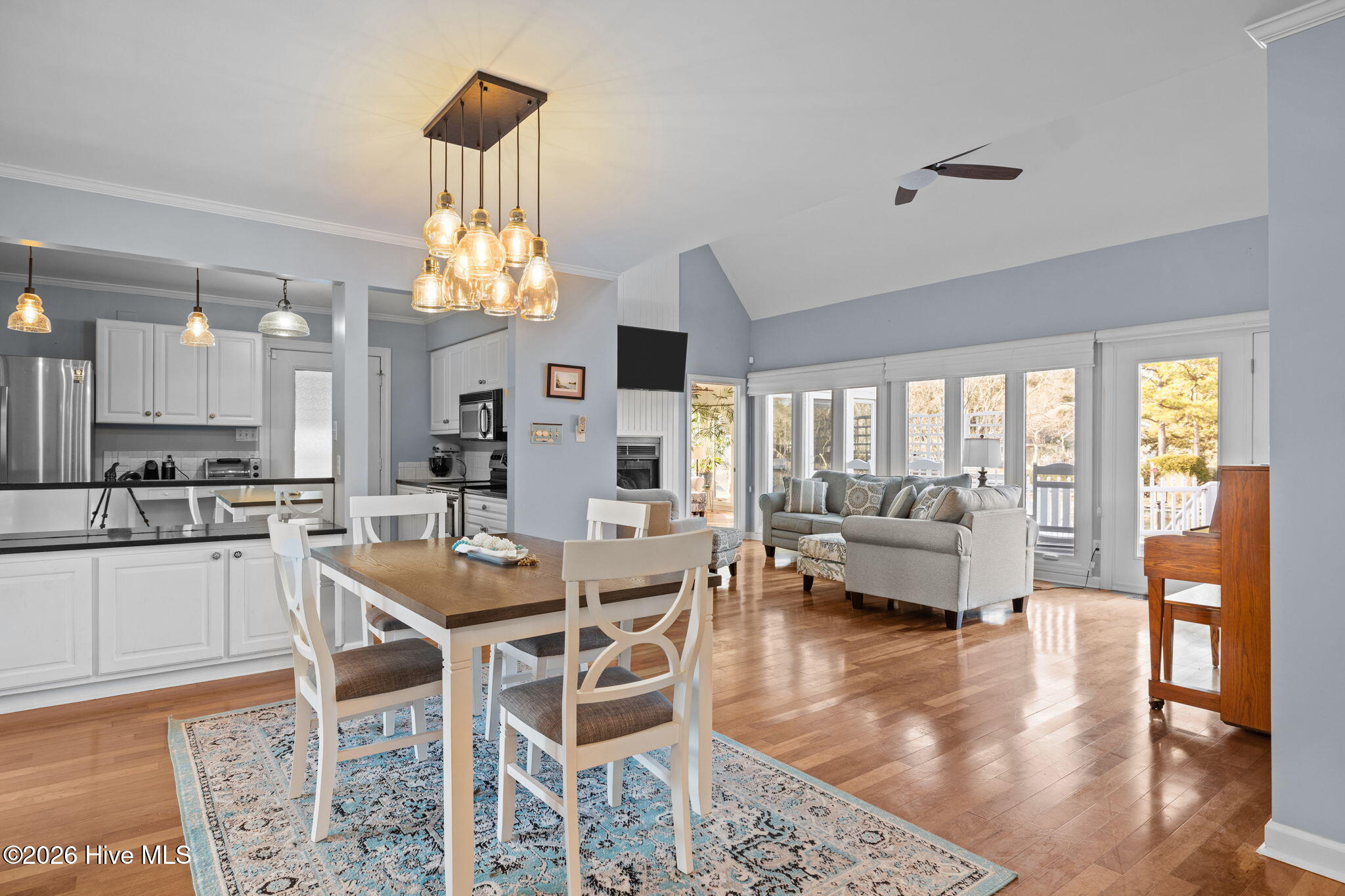 100551072 | Photo 18