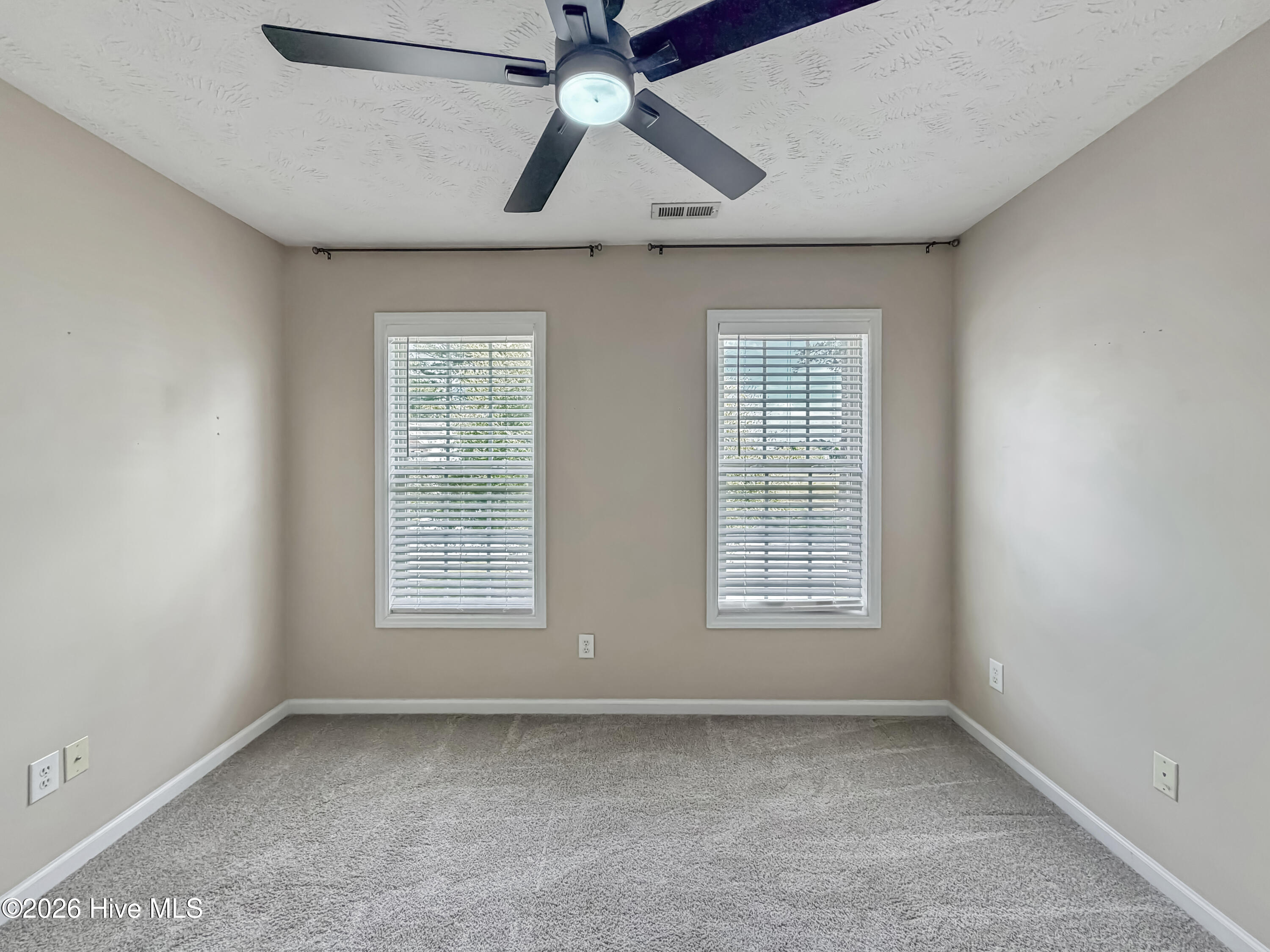 100564126 | Photo 36