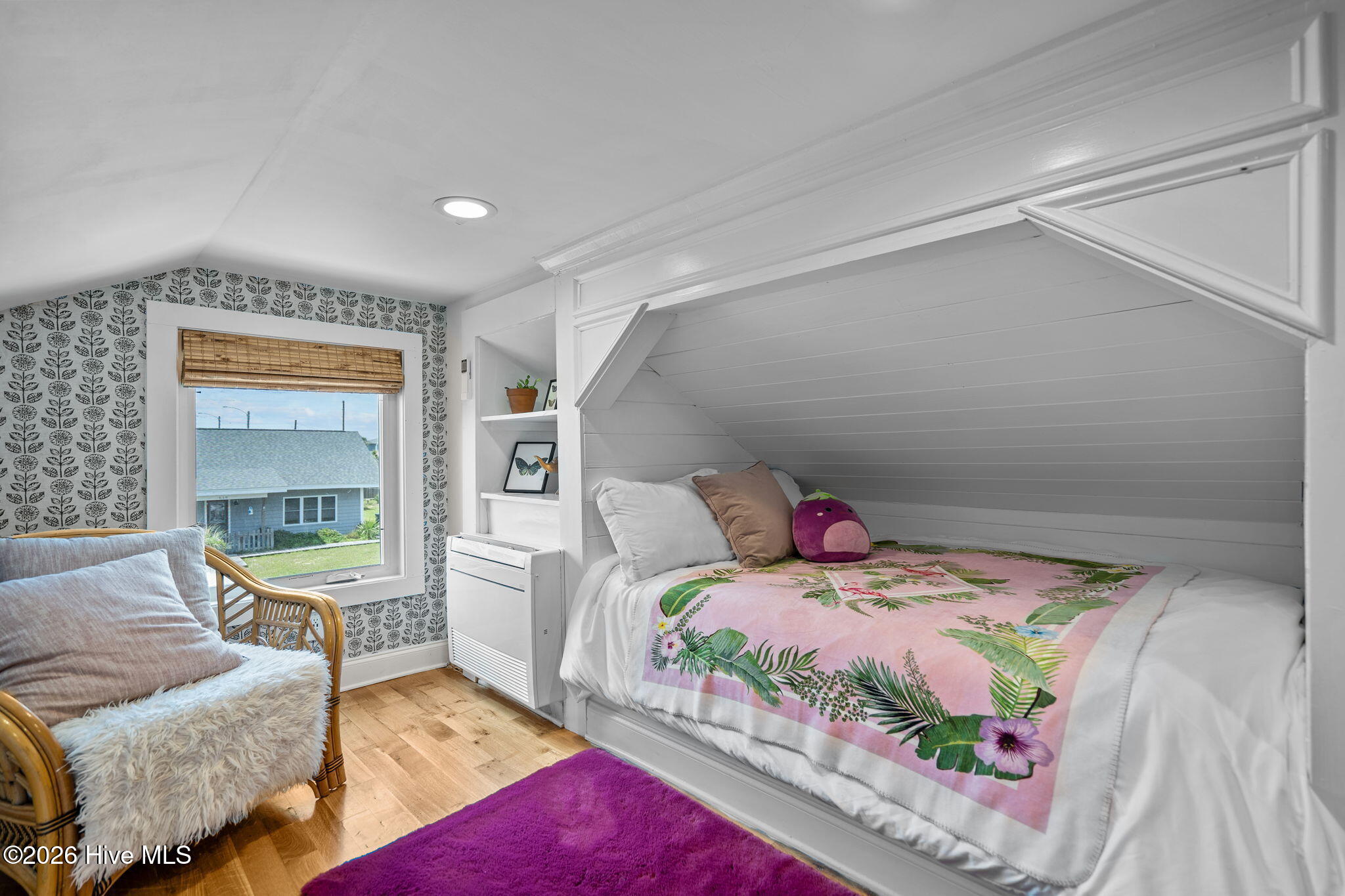 100560357 | Photo 45