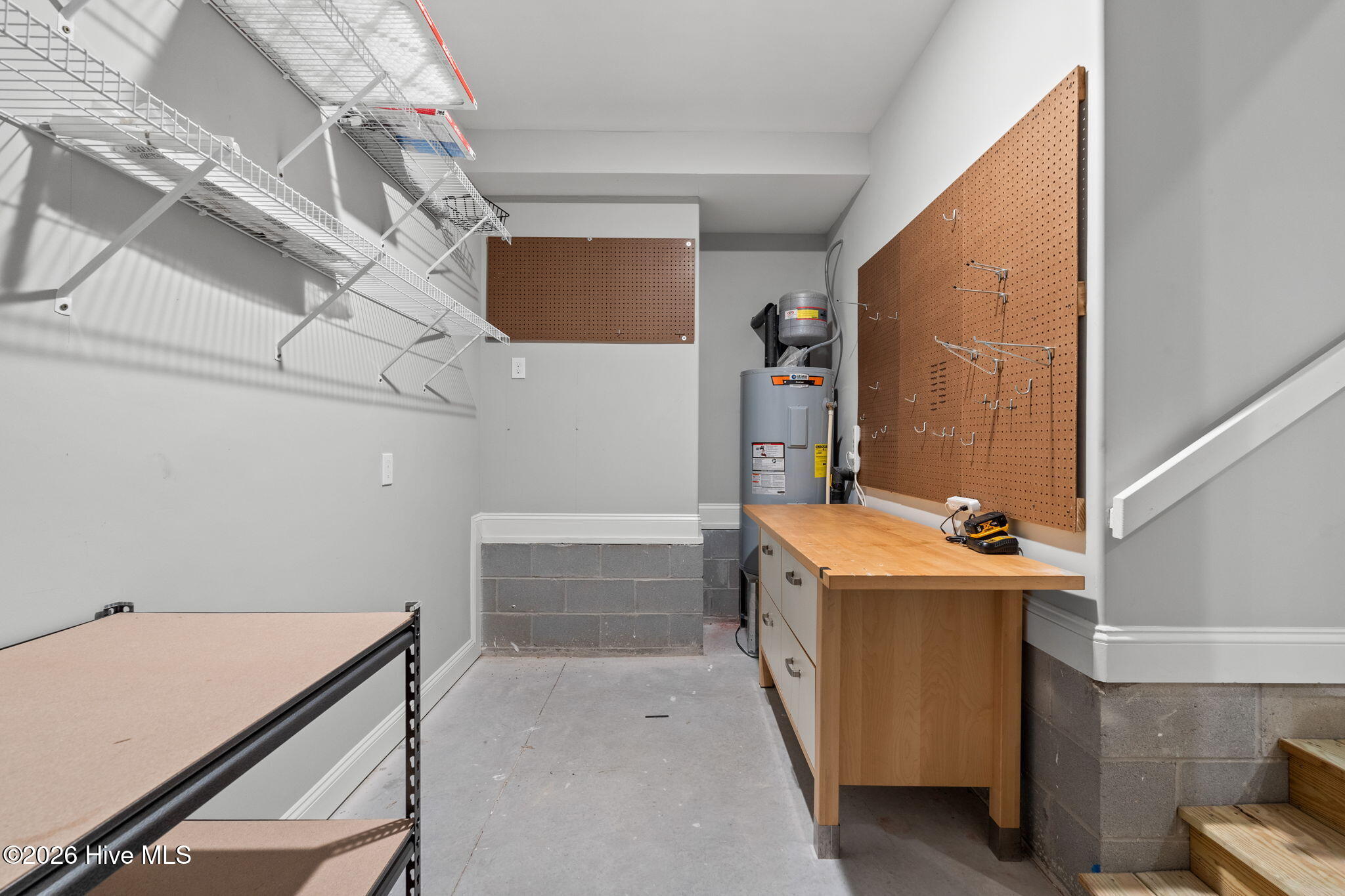 100566605 | Photo 40