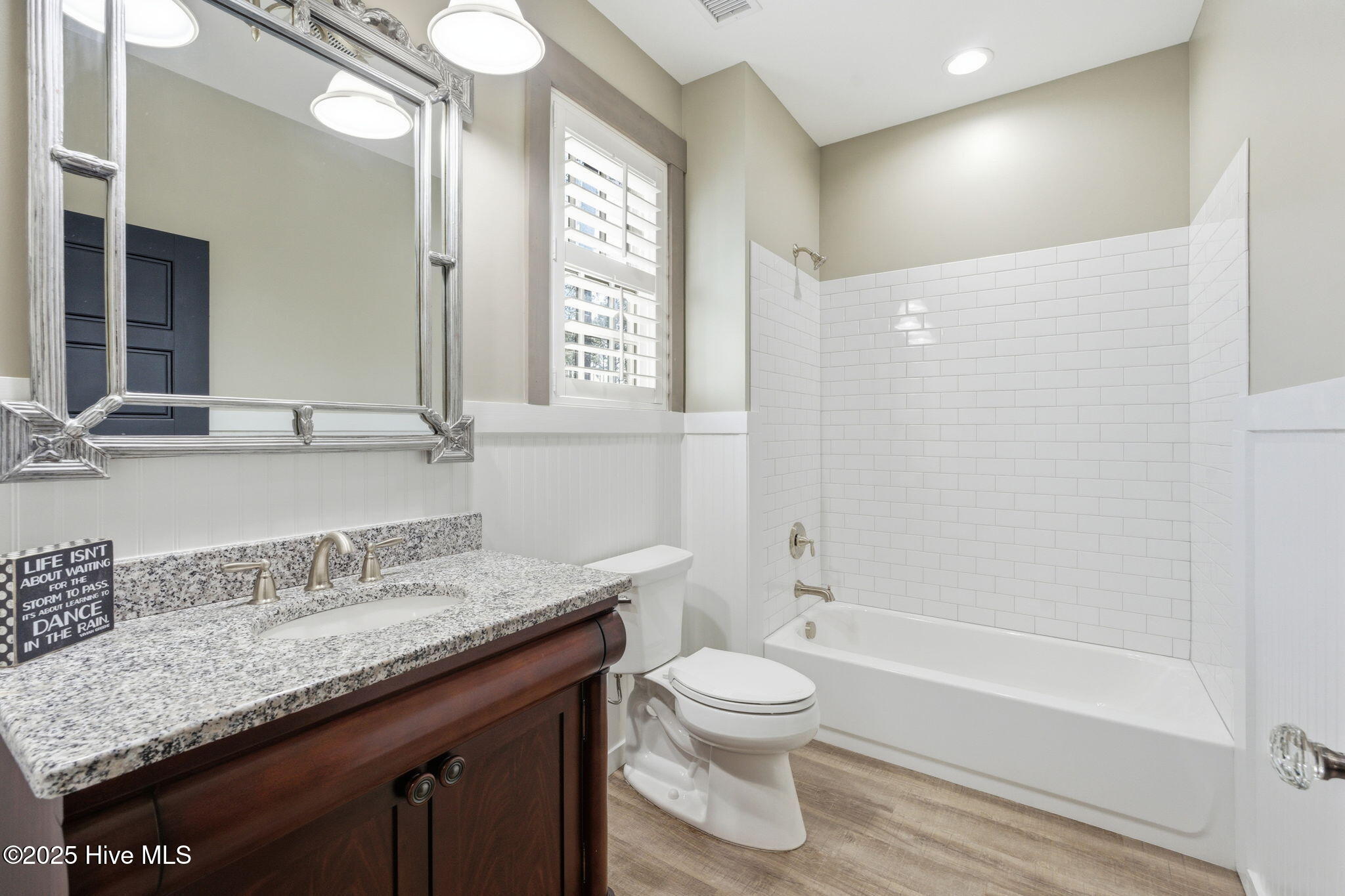 100535585 | Photo 124