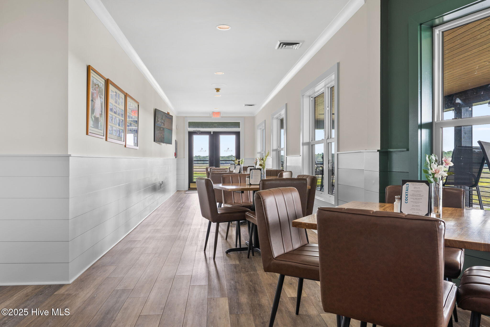 100560686 | Photo 21