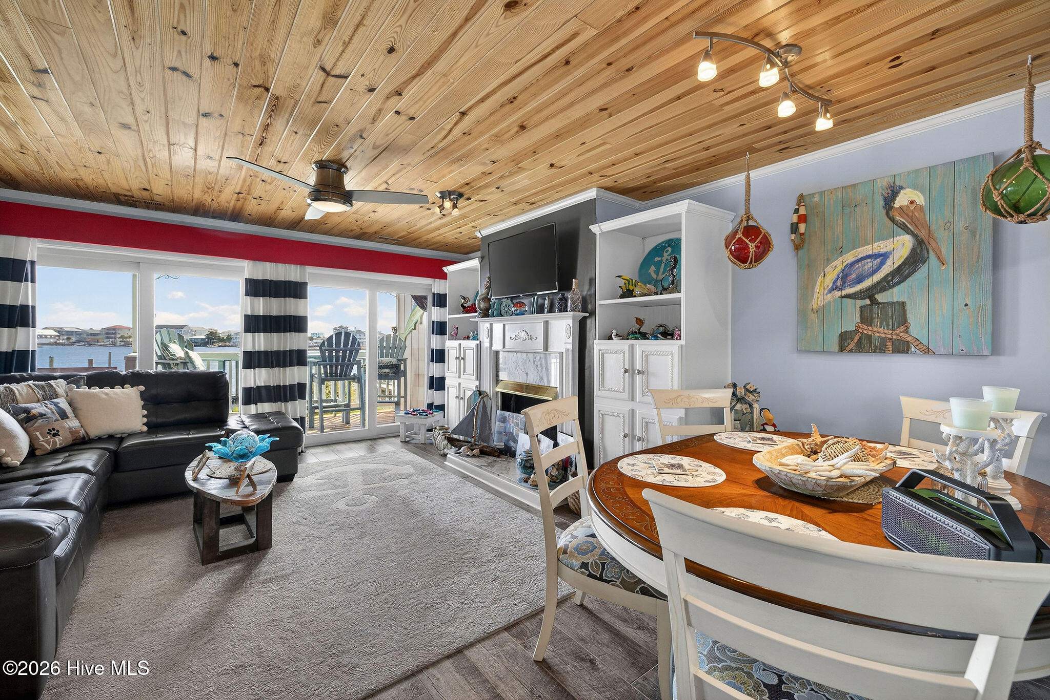 100564348 | Photo 10