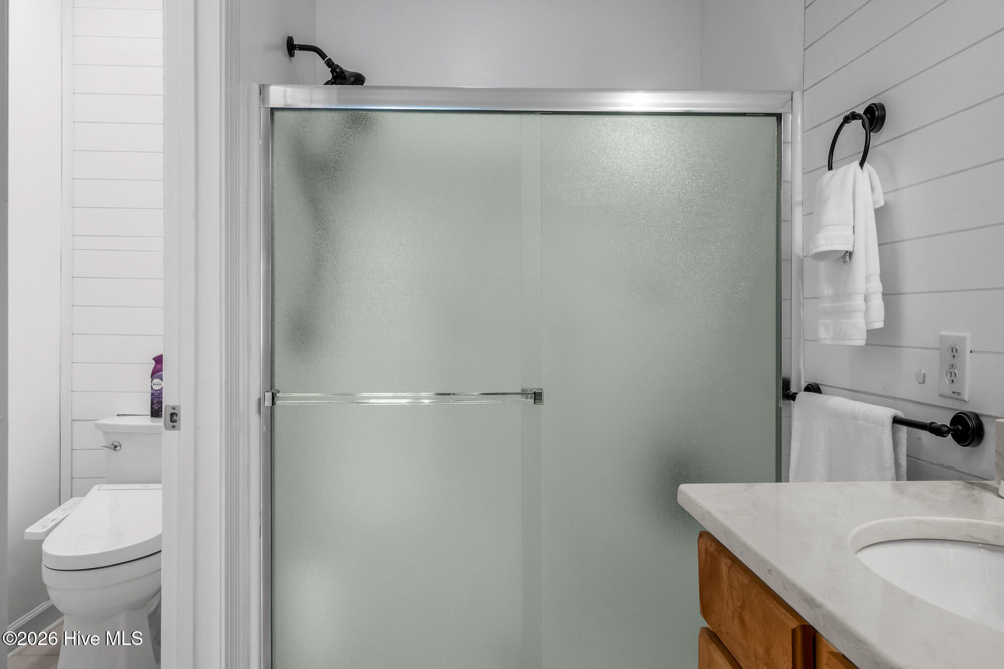 100568438 | Photo 28