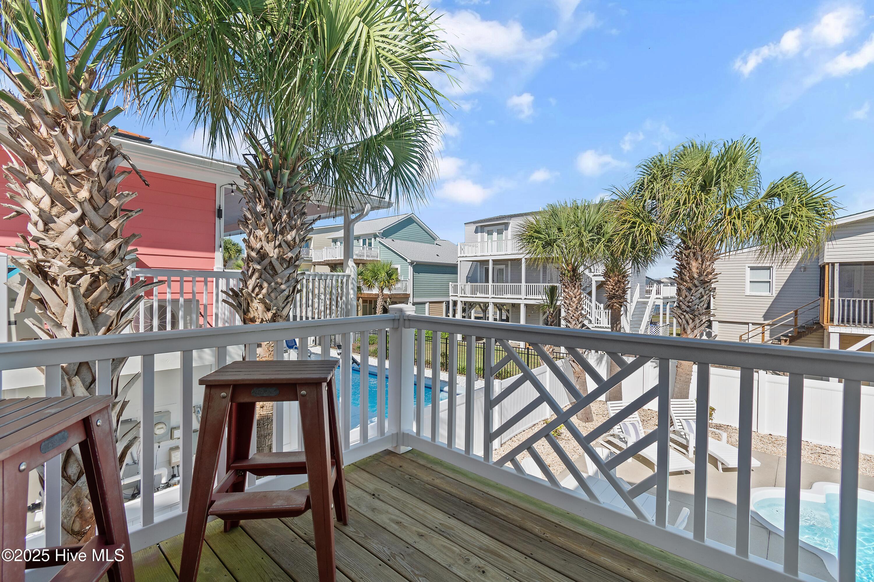 100535227 | Photo 25