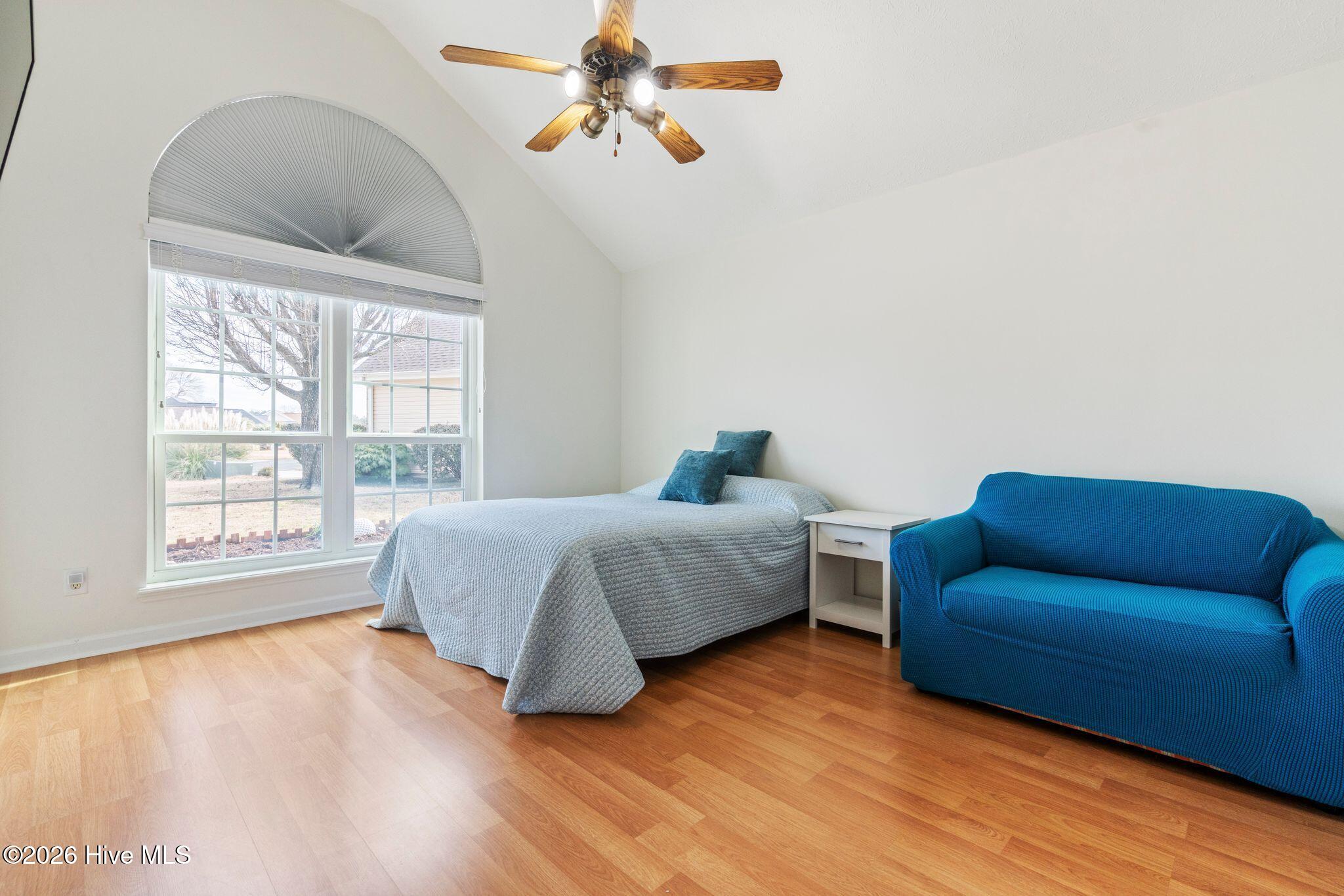 100550579 | Photo 29