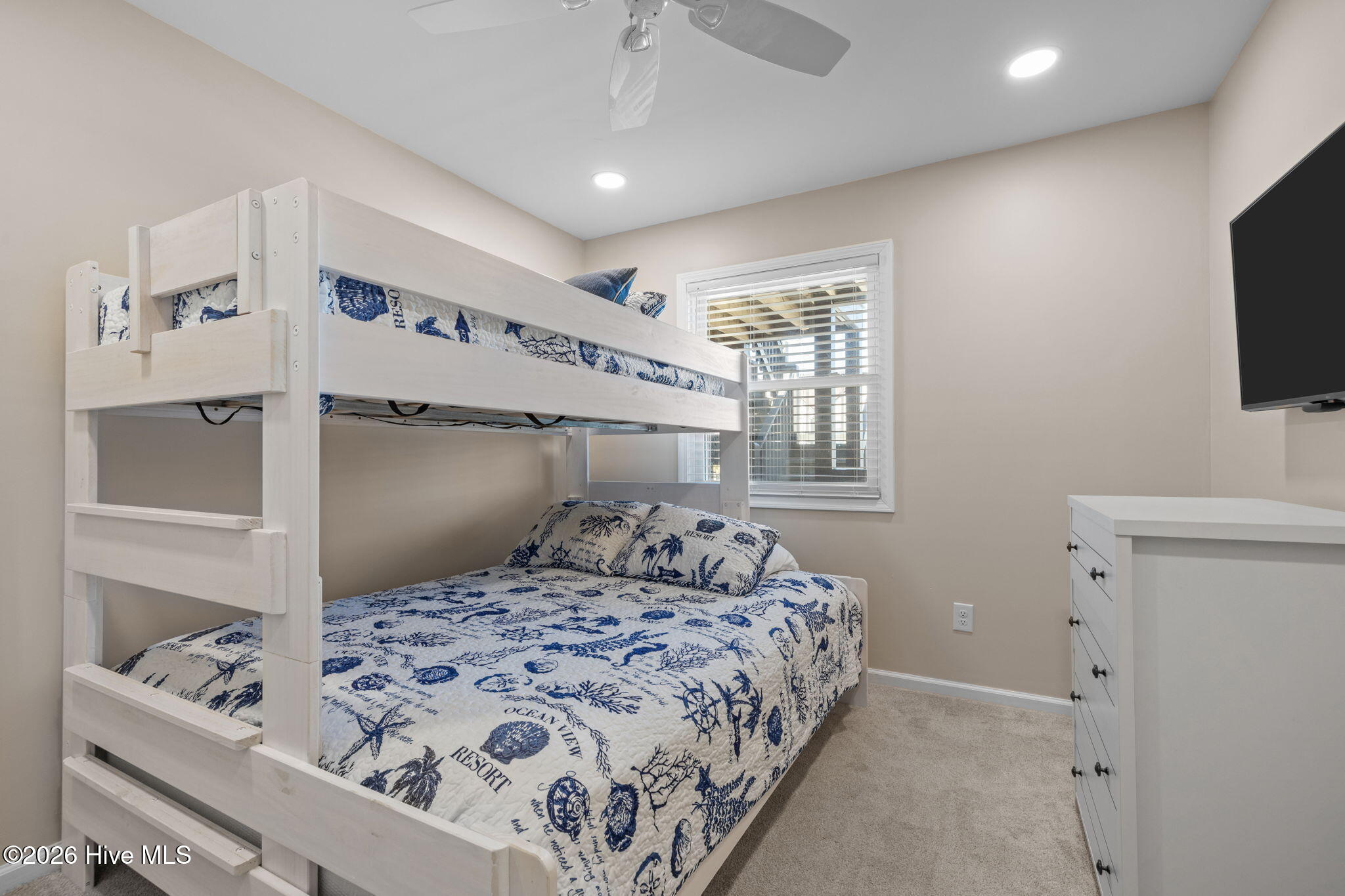 100555254 | Photo 16