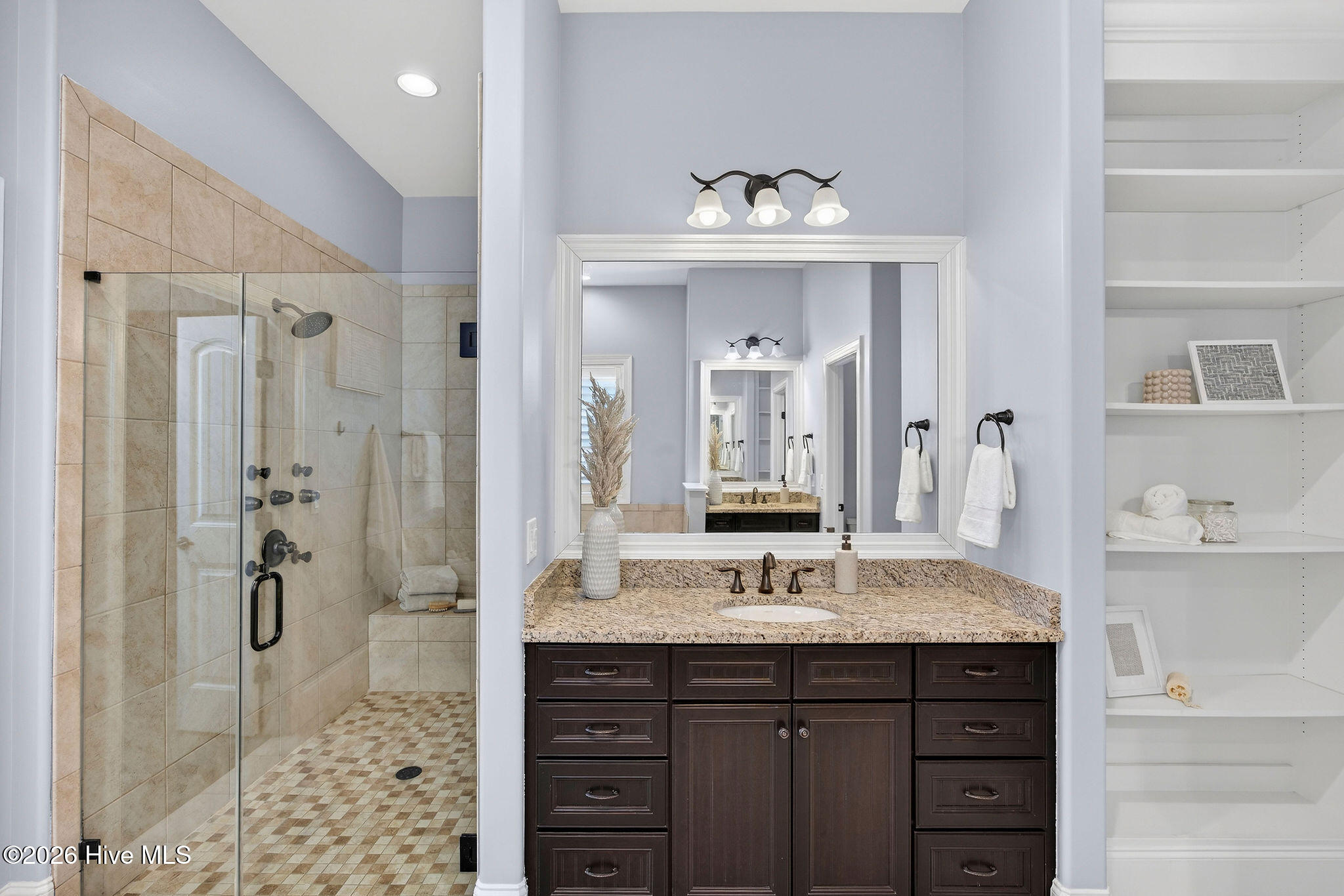 100559766 | Photo 42