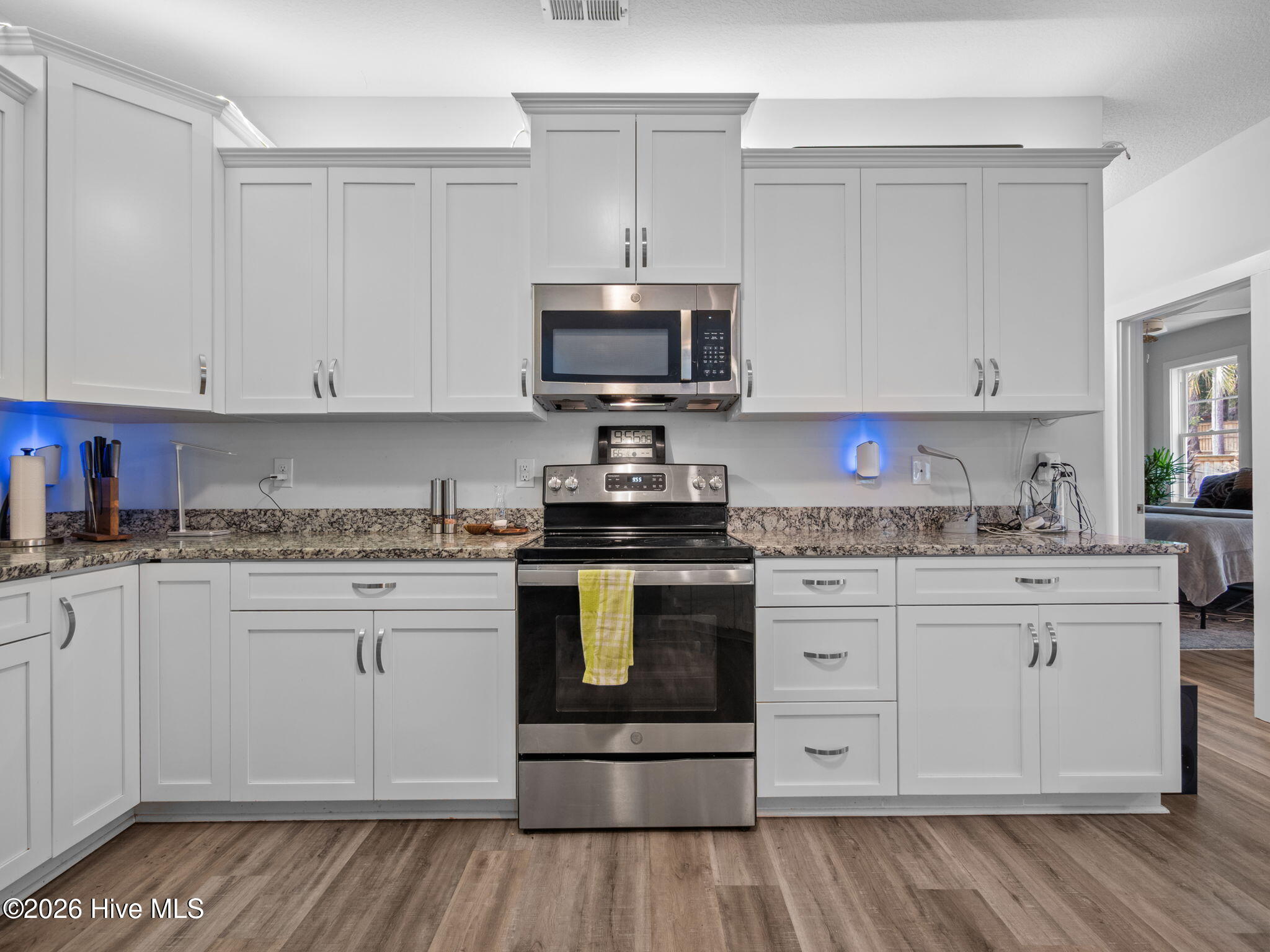 100547615 | Photo 11